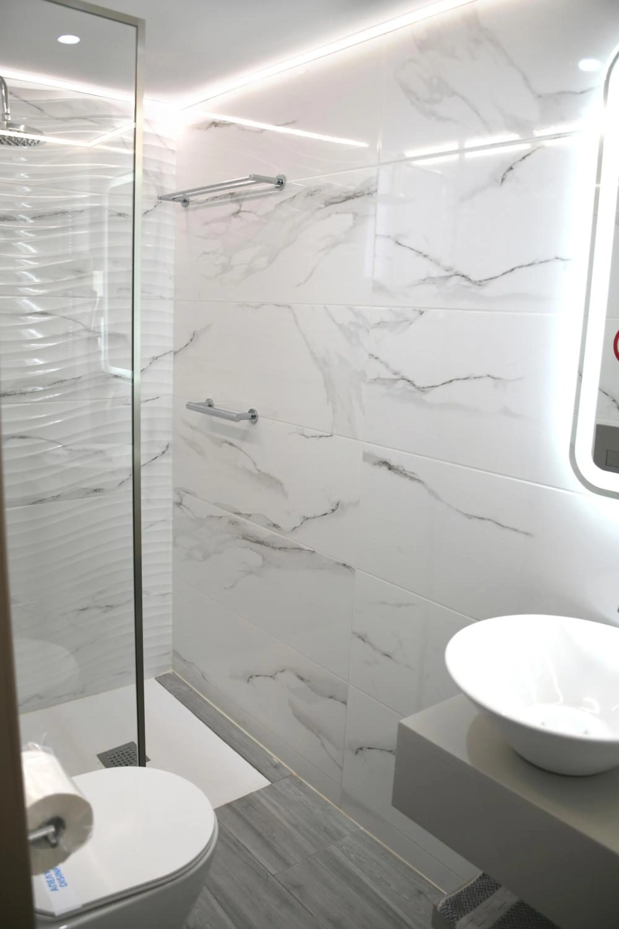 Shower in Klinakis Beach Hotel