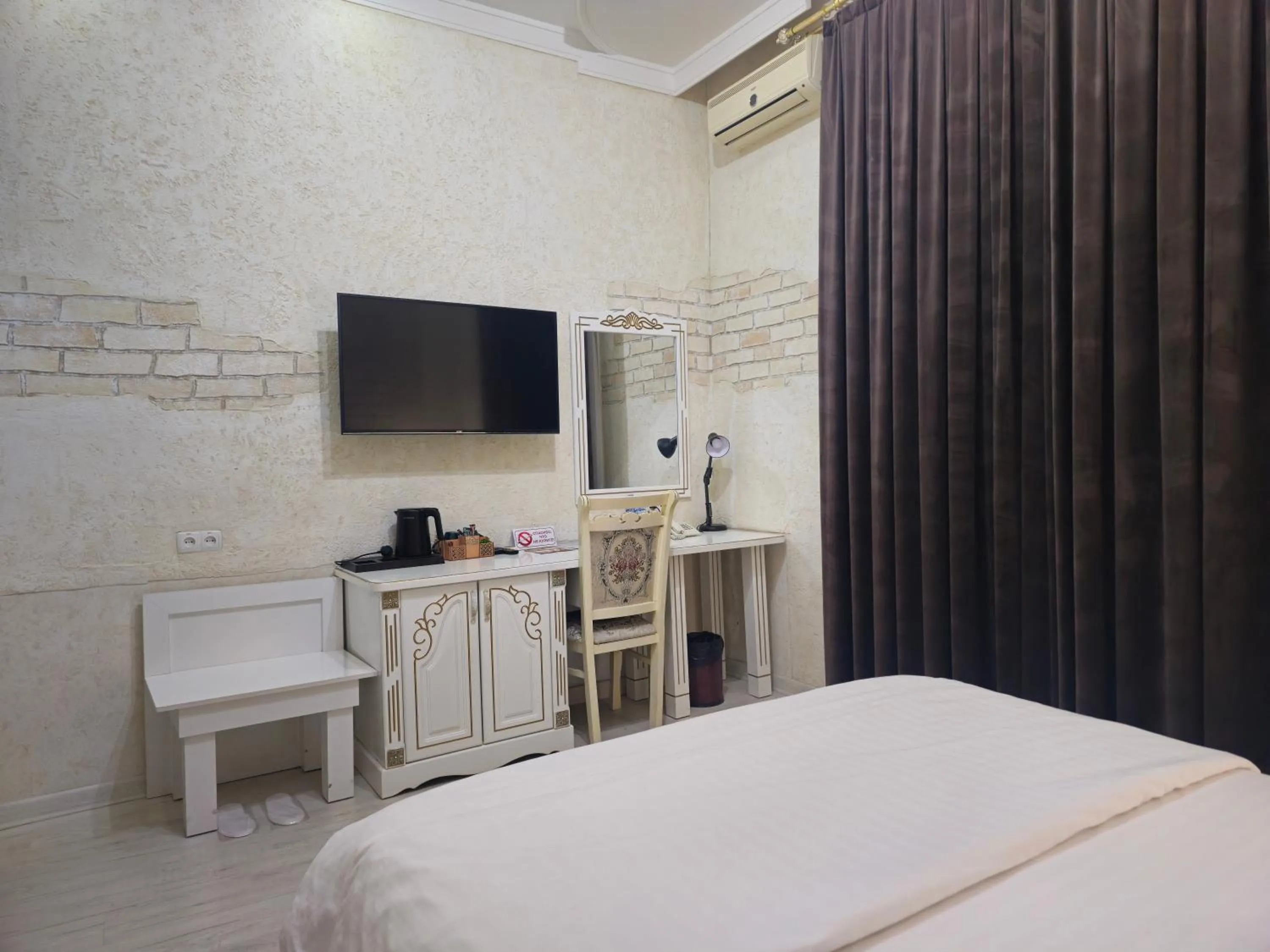 Photo of the whole room, Bed in Ideal Hotel