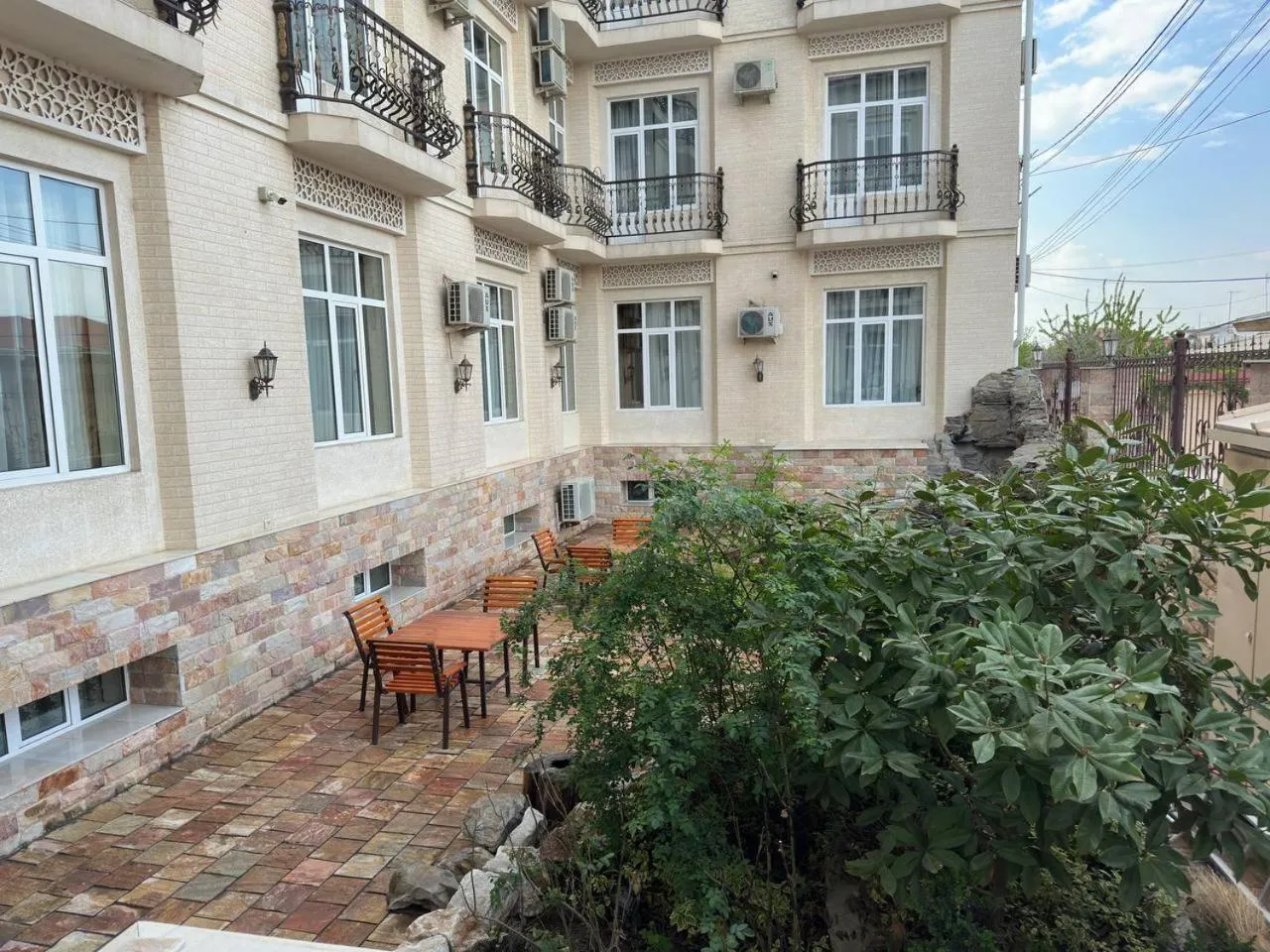 Garden in Ideal Hotel