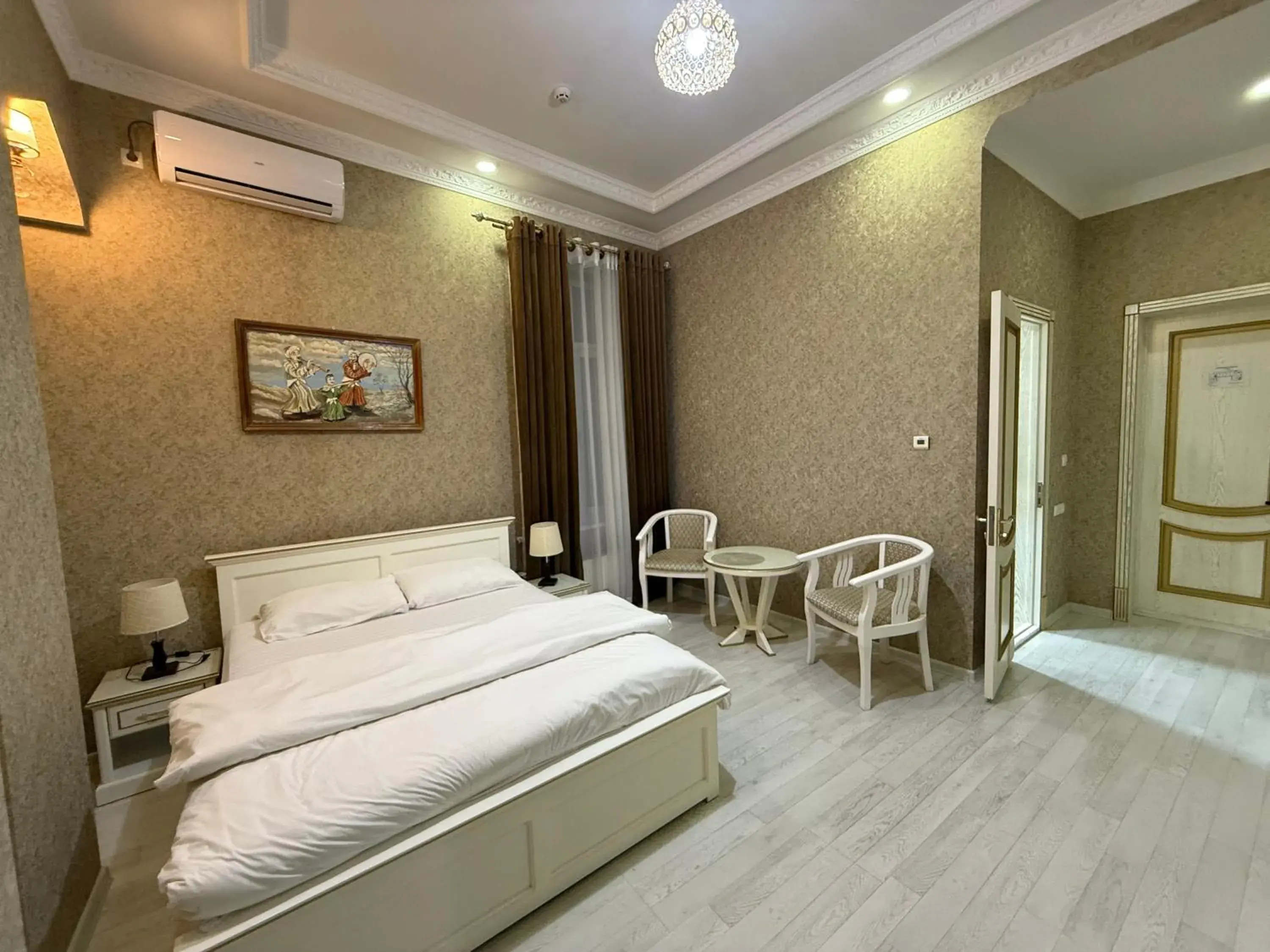 Junior Suite - single occupancy in Ideal Hotel Junior Suite - single occupancy in Ideal Hotel