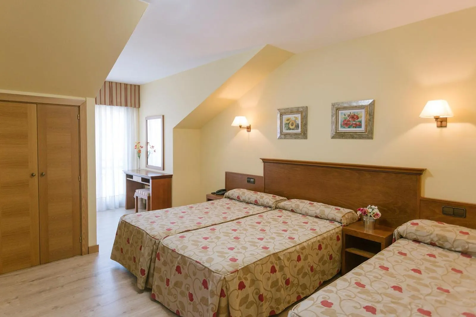 Photo of the whole room, Bed in Hotel O Castro