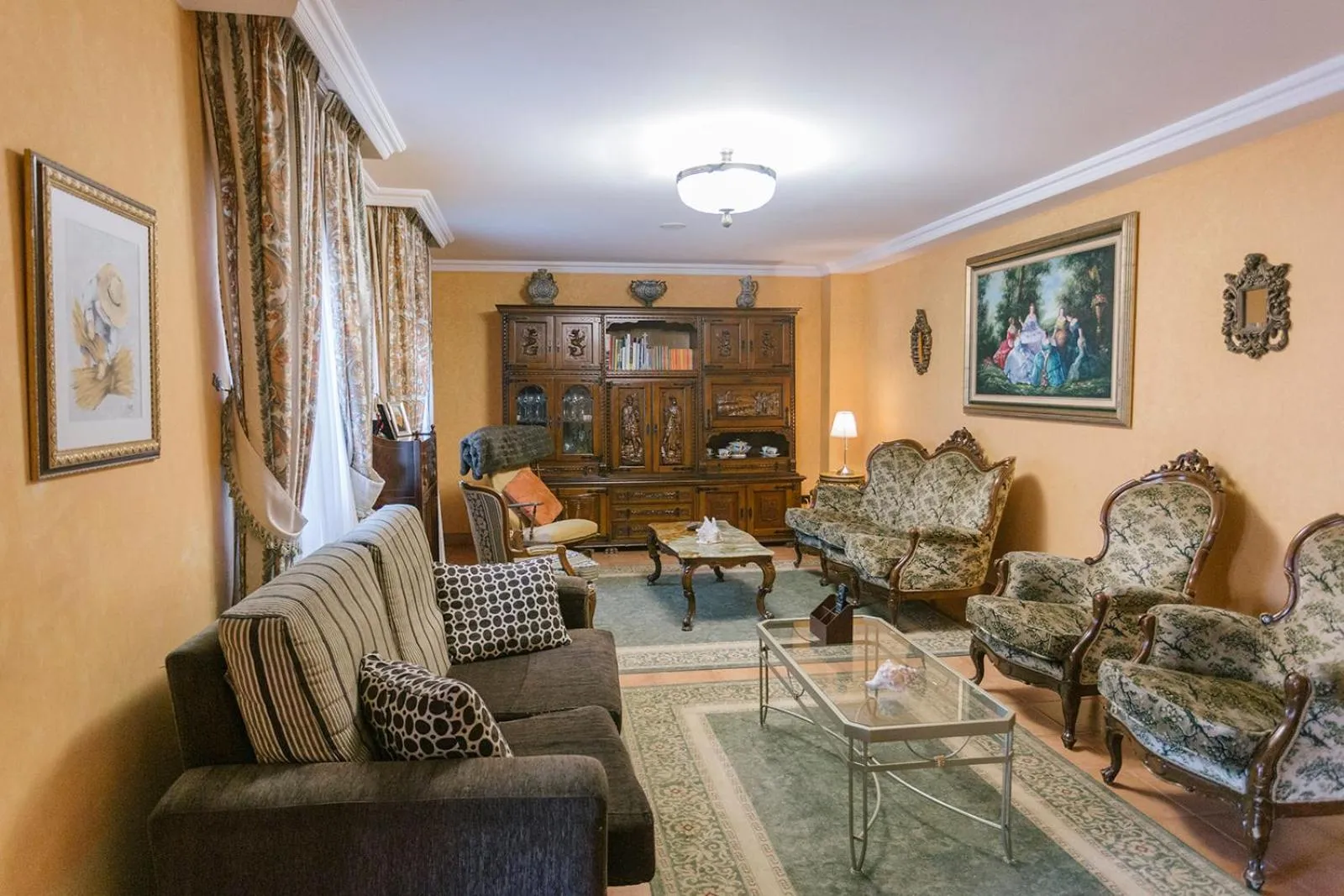 Communal lounge/ TV room in Hotel O Castro