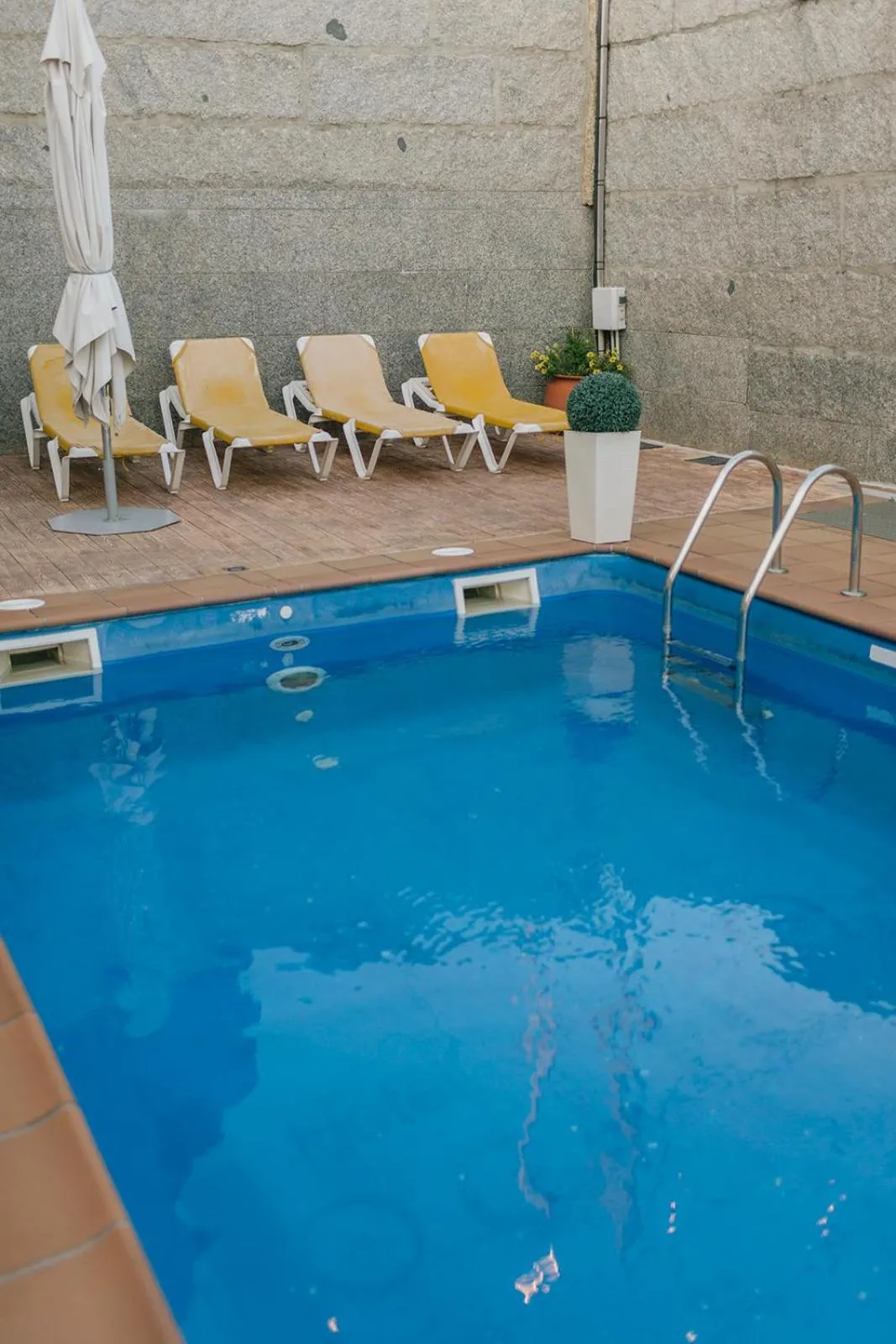 Swimming pool in Hotel O Castro