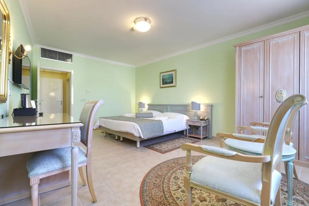 Bed in Marina Frapa Resort Rogoznica