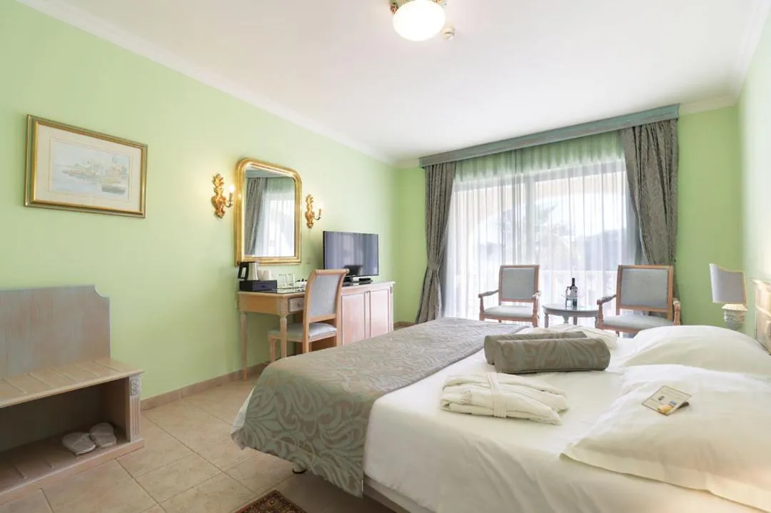 Bed in Marina Frapa Resort Rogoznica