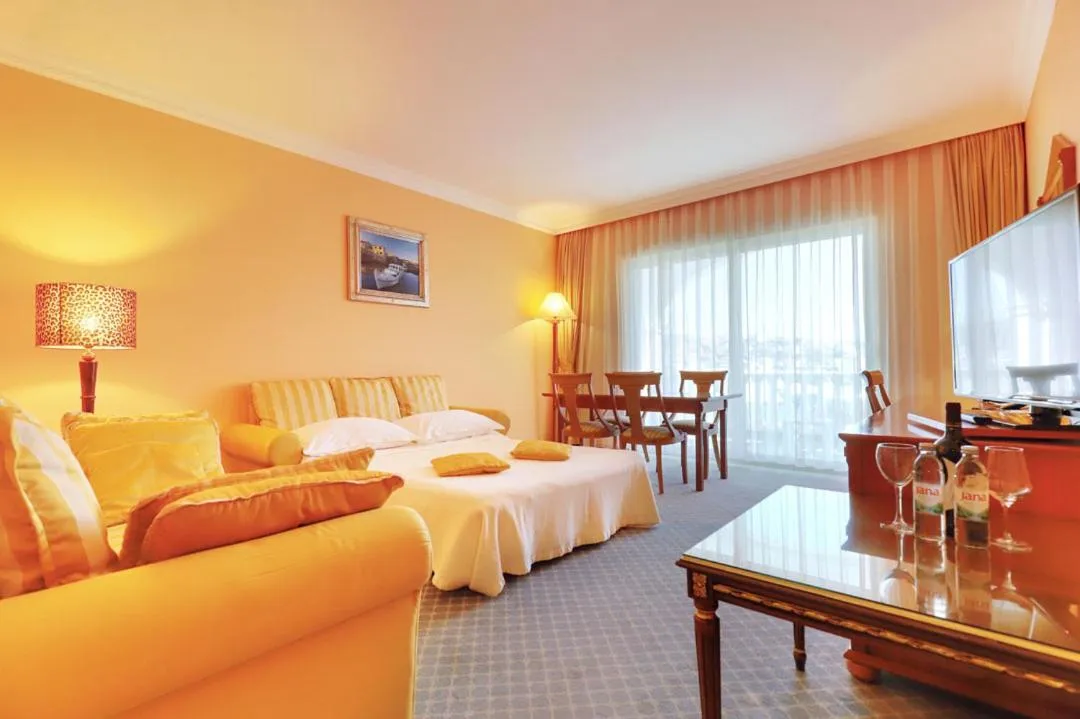 Bed in Marina Frapa Resort Rogoznica