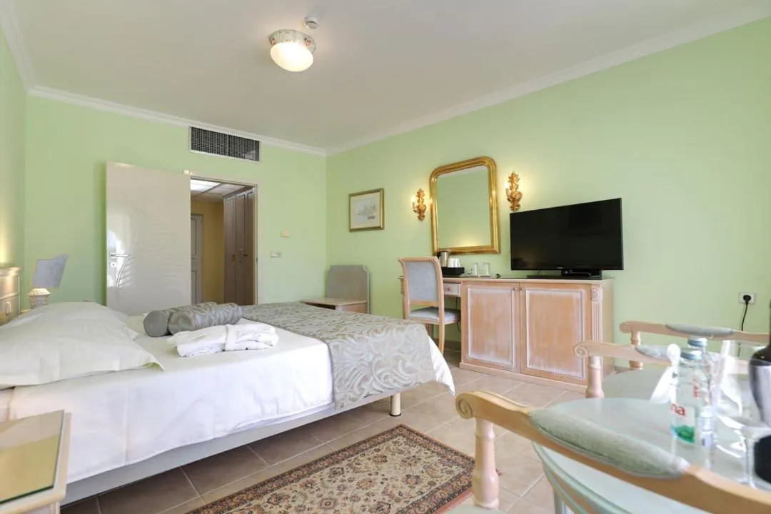 Bed in Marina Frapa Resort Rogoznica