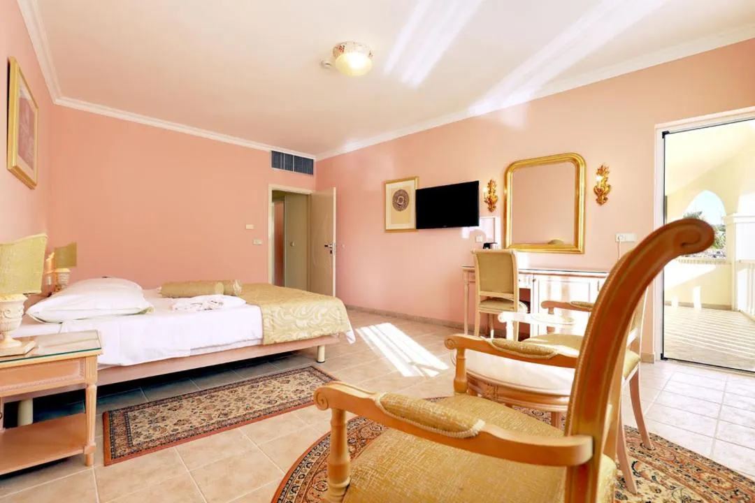 Bed in Marina Frapa Resort Rogoznica