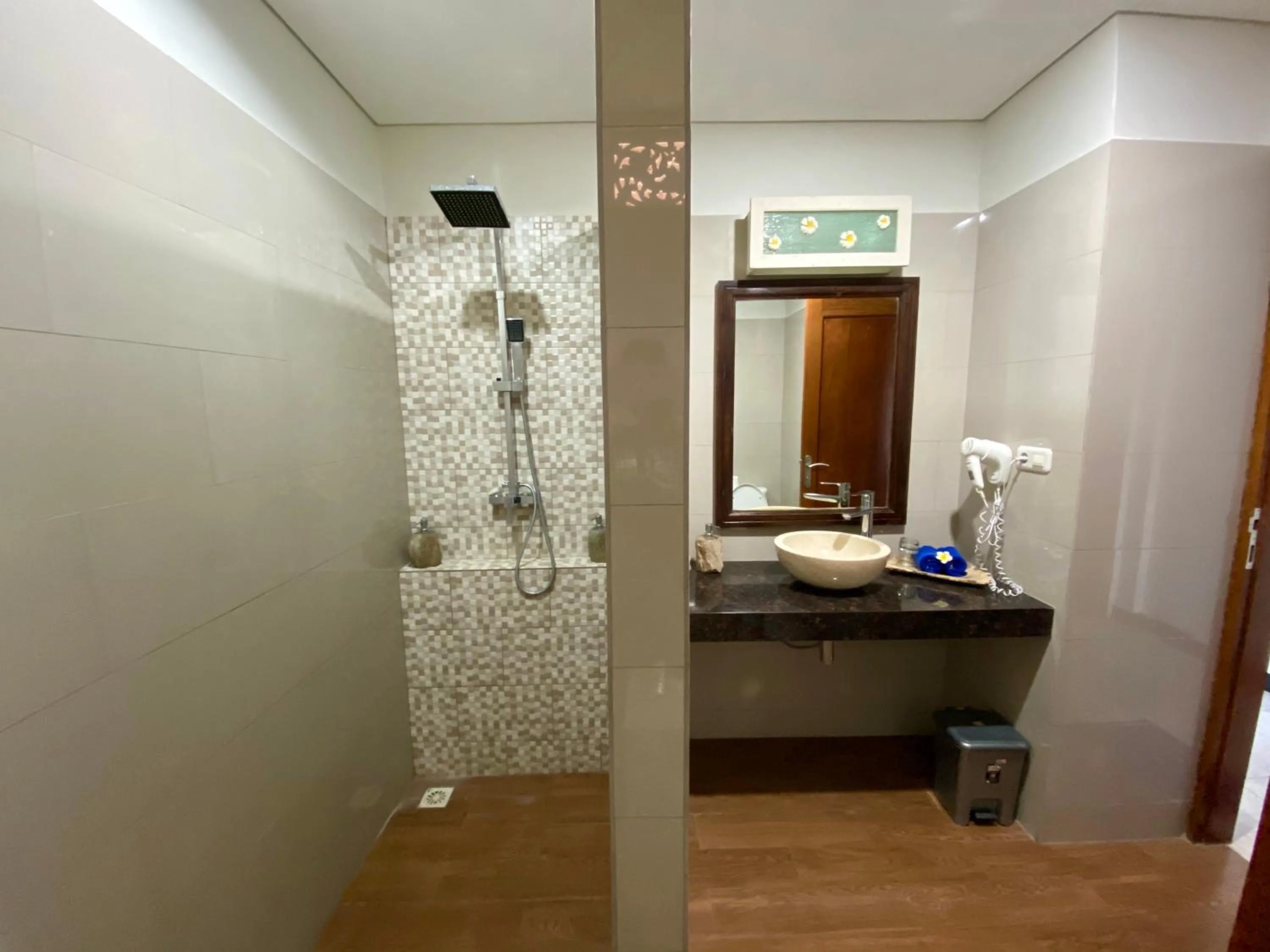 Shower in Puri Wirata Dive Resort and Spa Amed