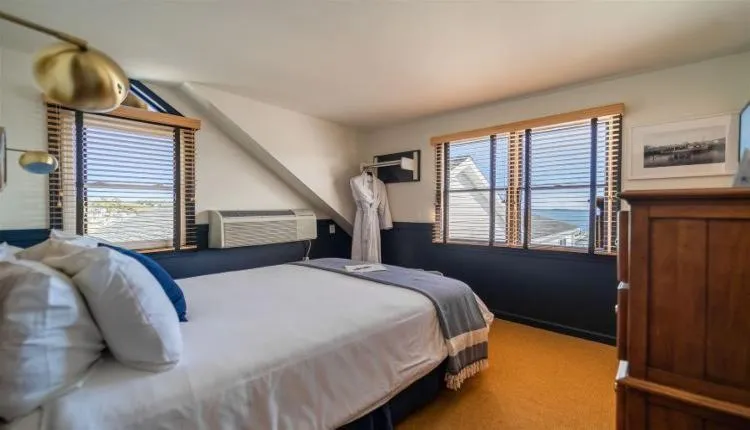 Bed in Wylder Hotel - Tilghman Island