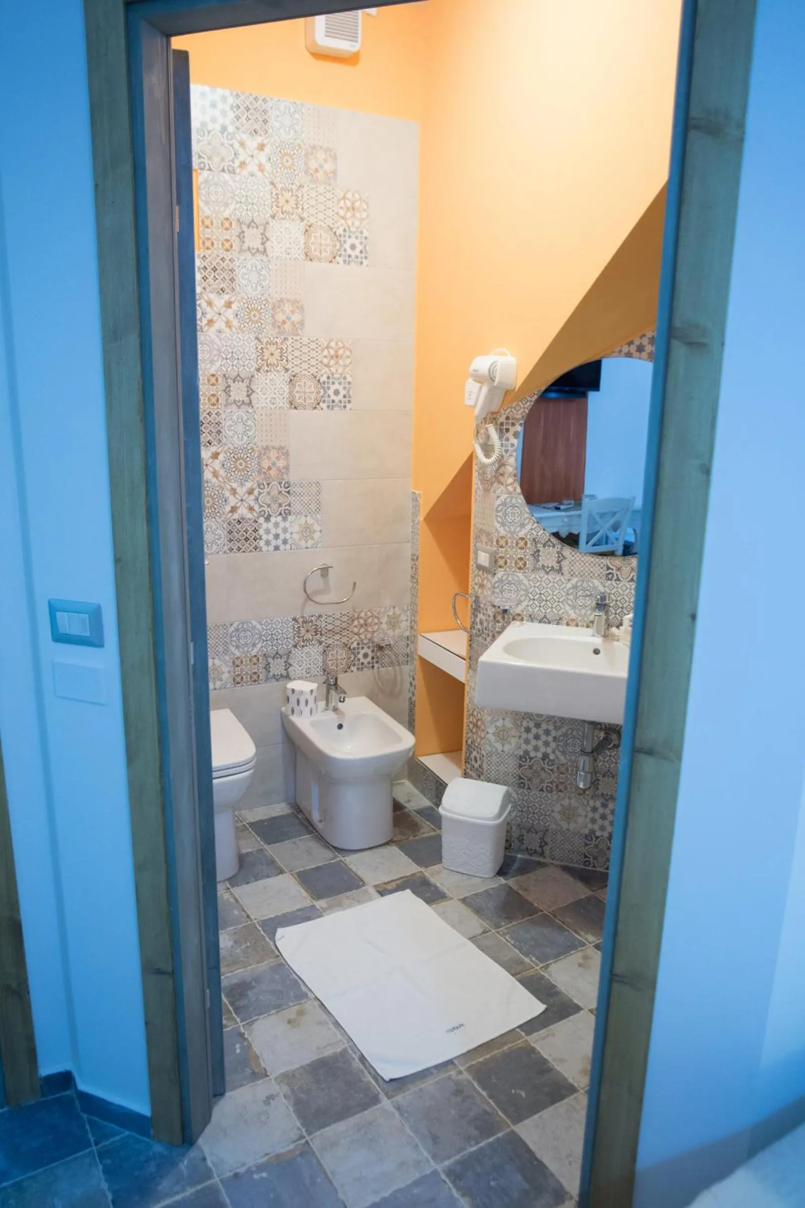 Bathroom in Coraje Room & Breakfast