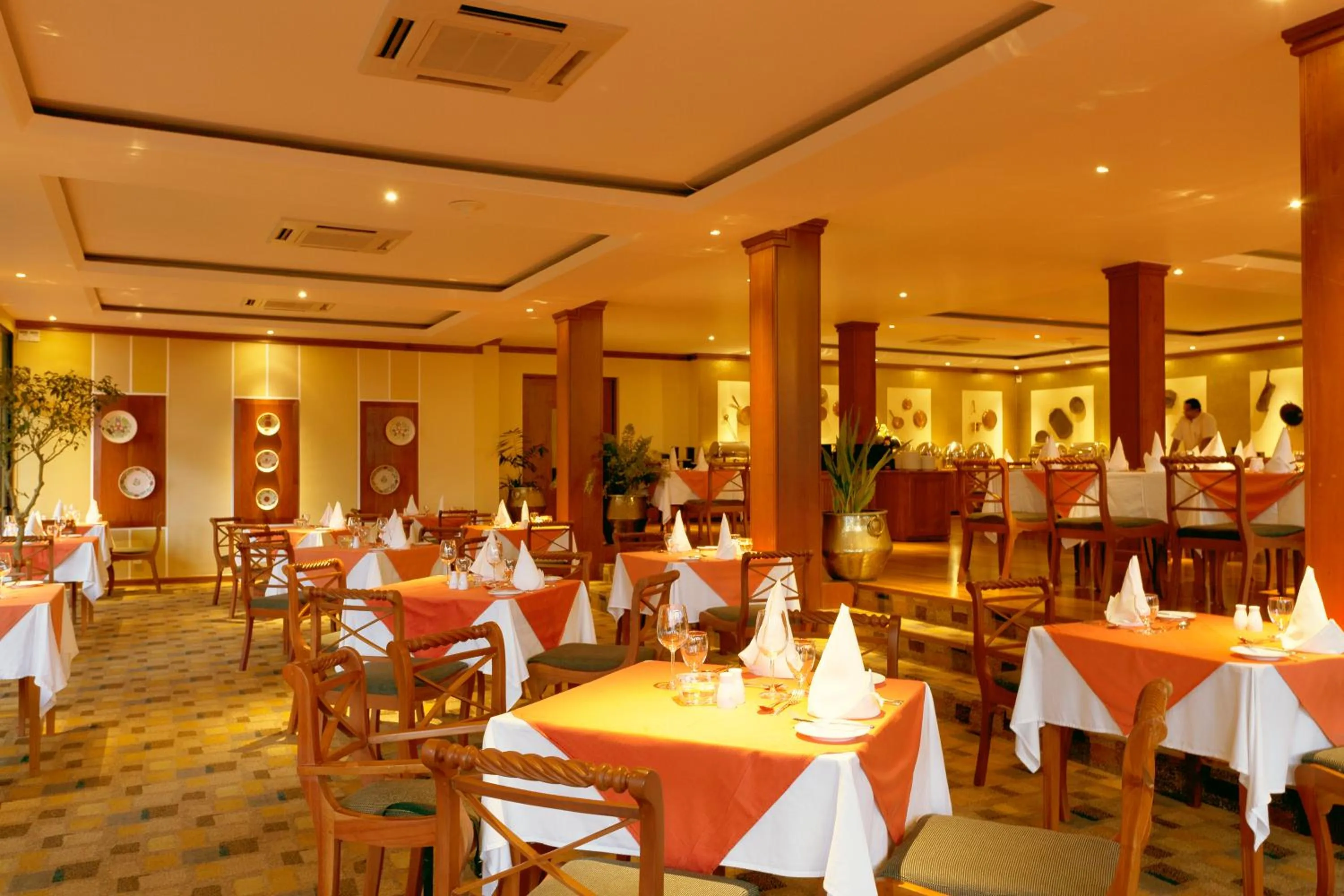 Restaurant/places to eat in Hunas Falls