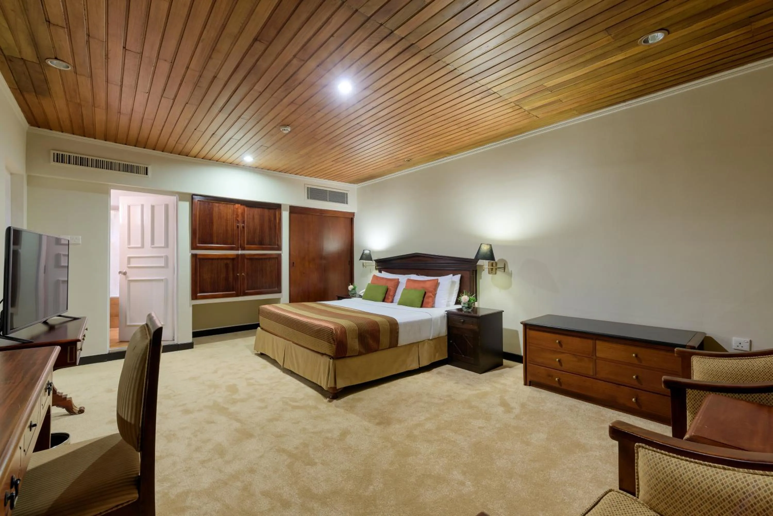 Bedroom, Bed in Hunas Falls