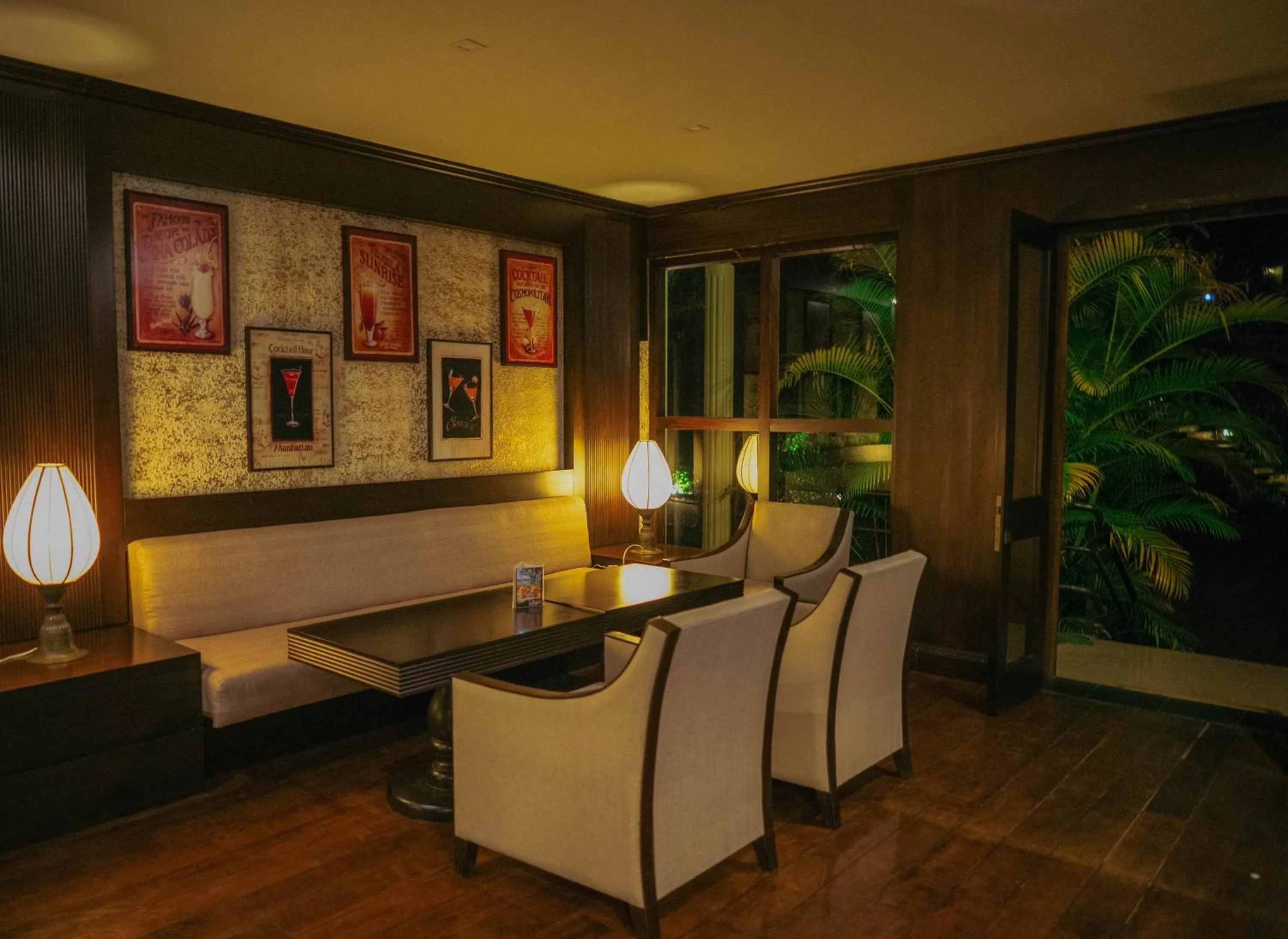 Restaurant/places to eat in Hunas Falls