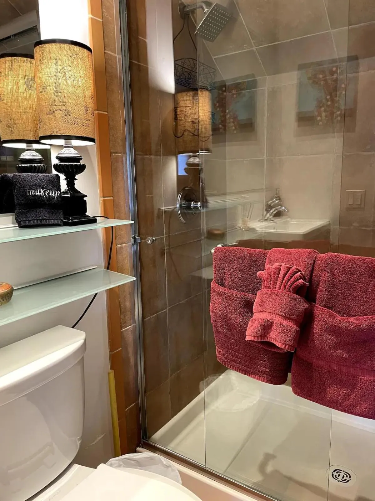 Bathroom in The 3 Dux