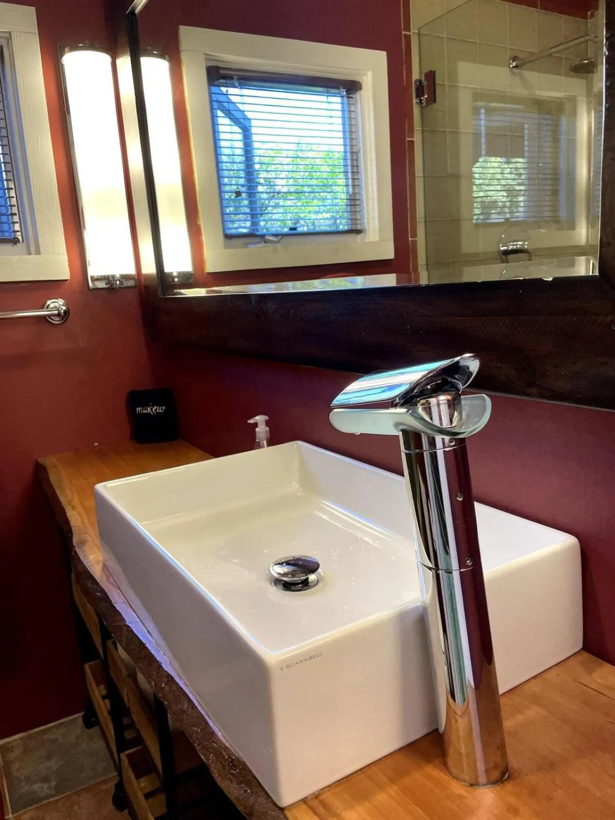 Bathroom in The 3 Dux