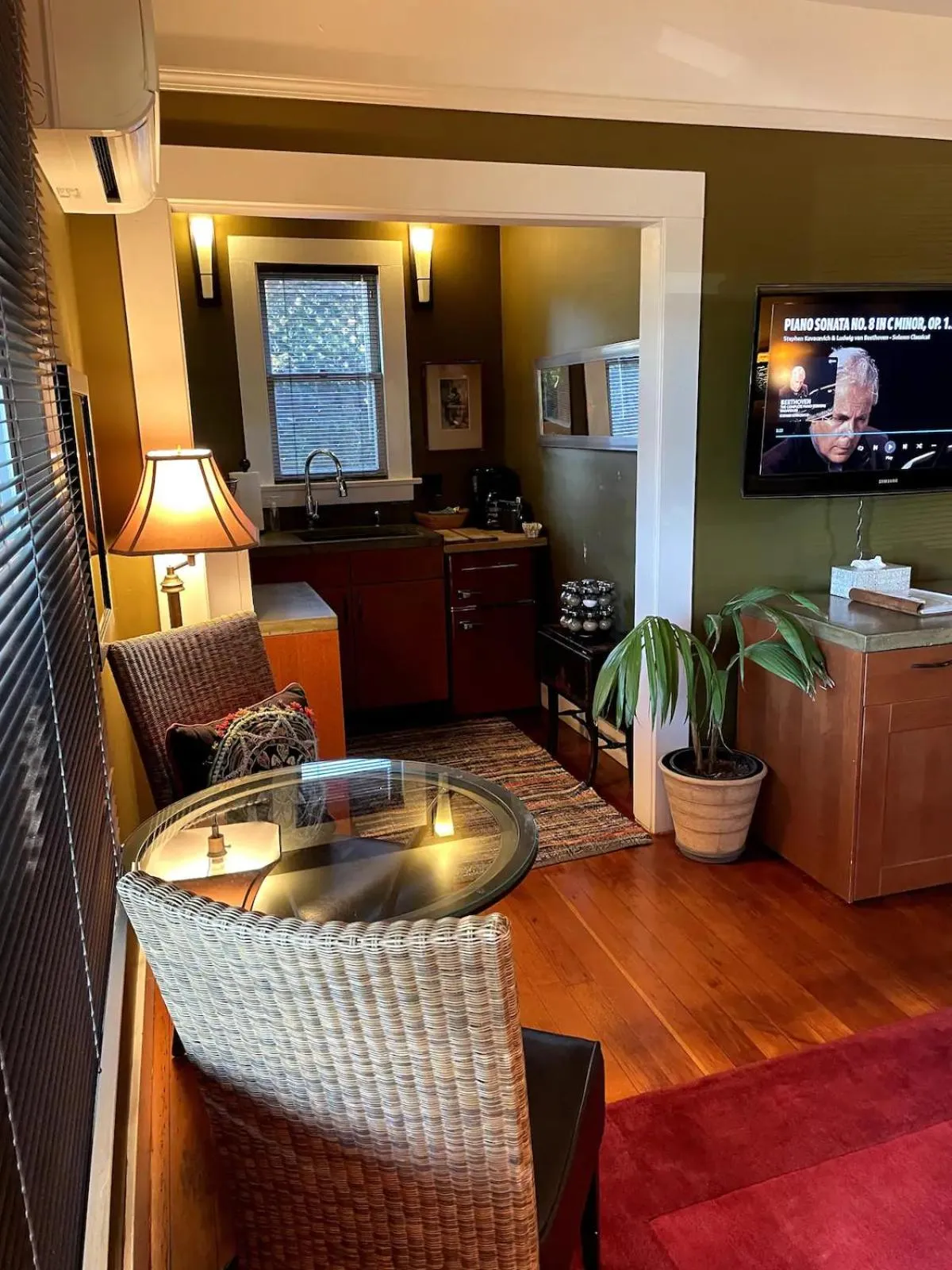 TV and multimedia in The 3 Dux