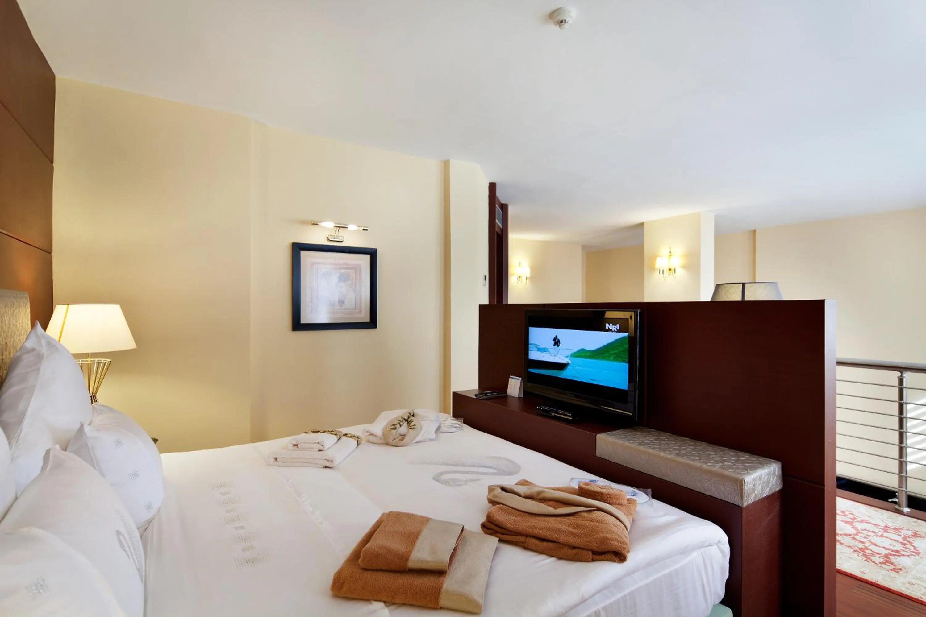 Bed in Spa Hotel Colossae Thermal