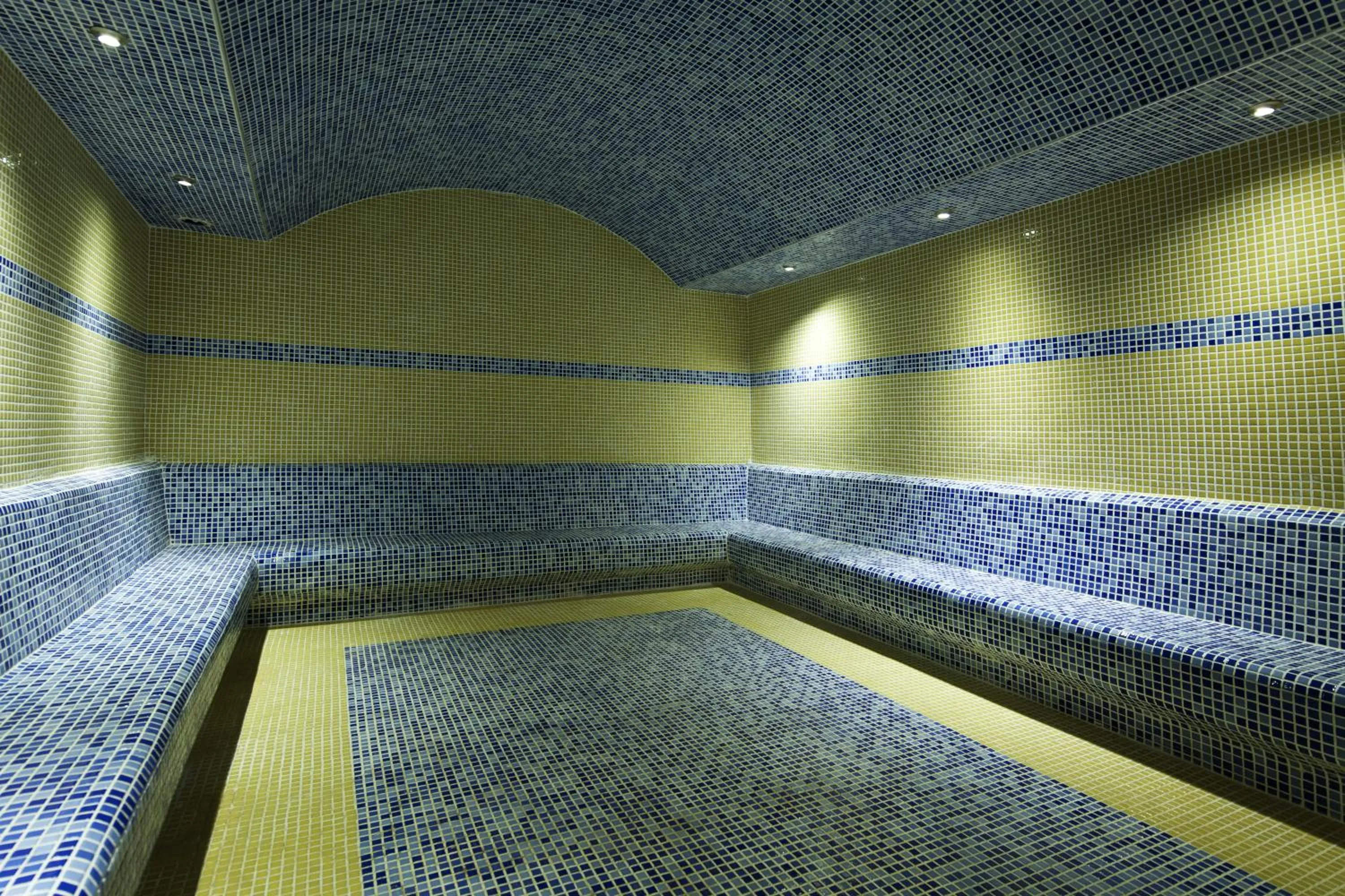 Swimming pool in Spa Hotel Colossae Thermal