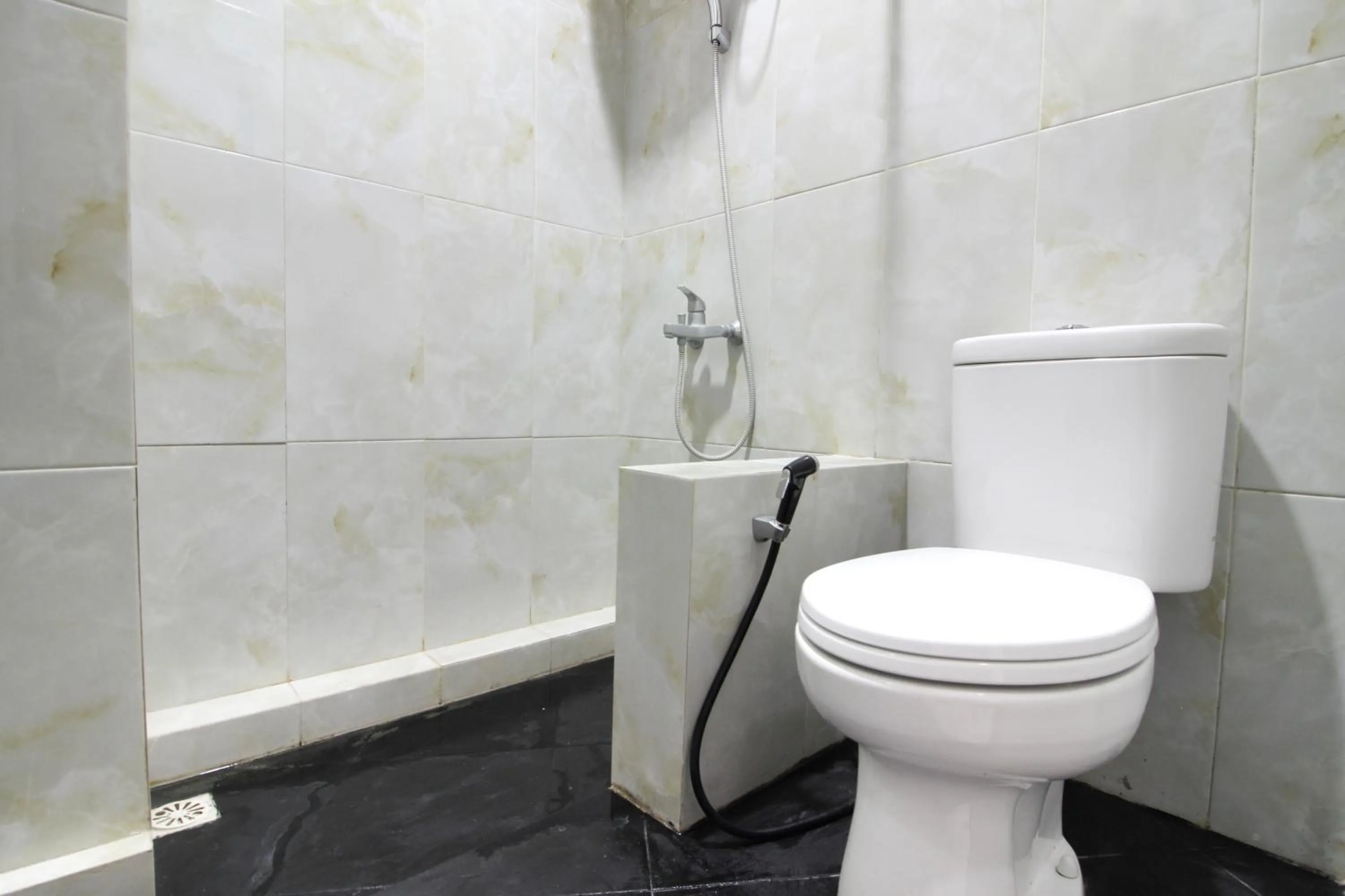 Bathroom in RedDoorz Plus @ Affandi Gejayan