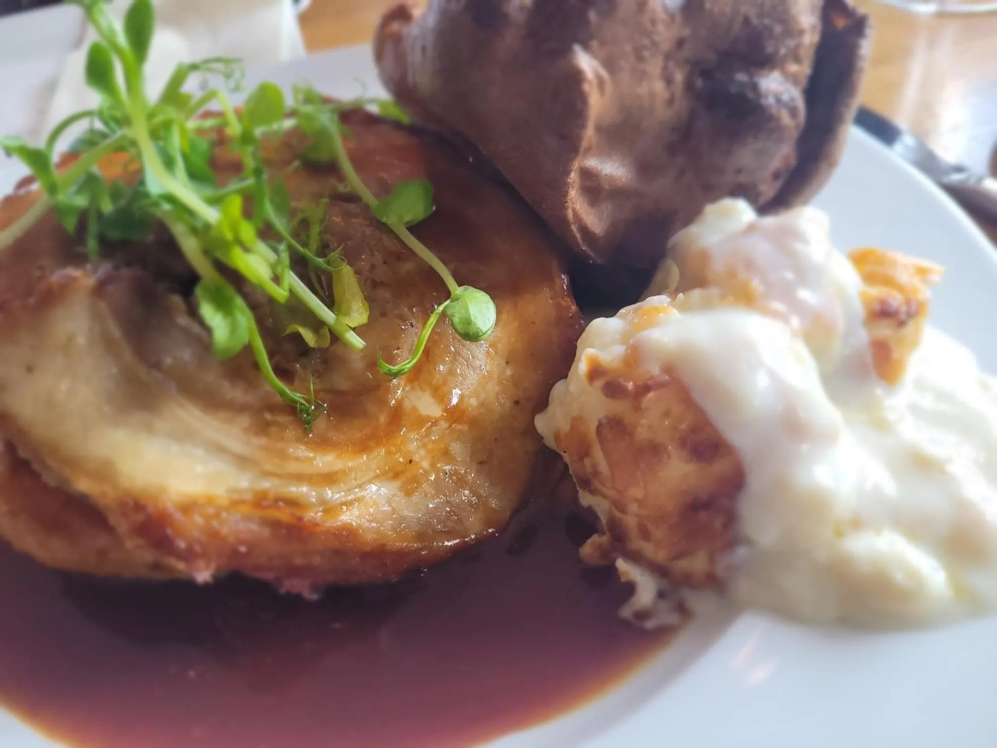 Restaurant/places to eat in Palm Court Hotel