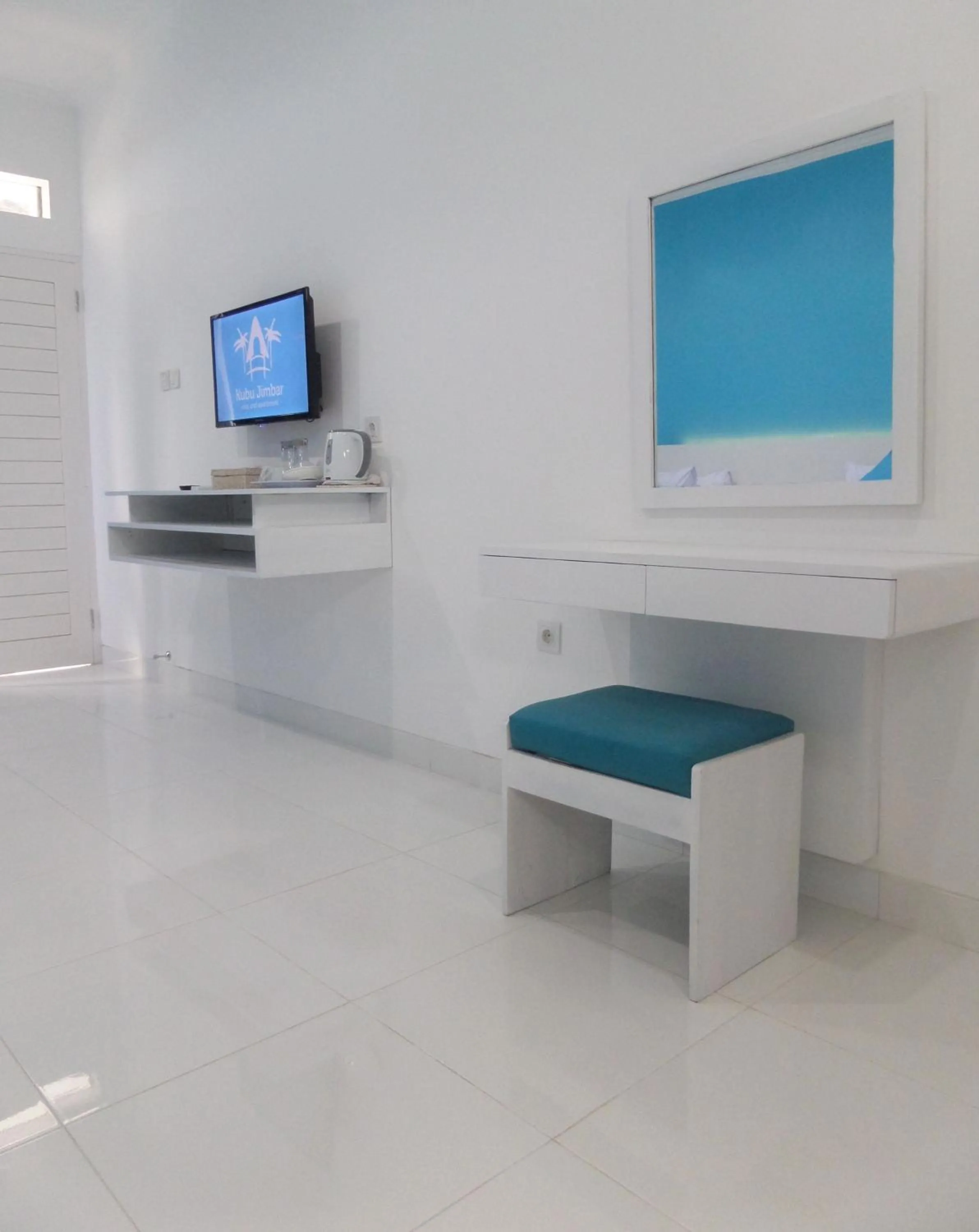 TV and multimedia in Kubu Jimbar