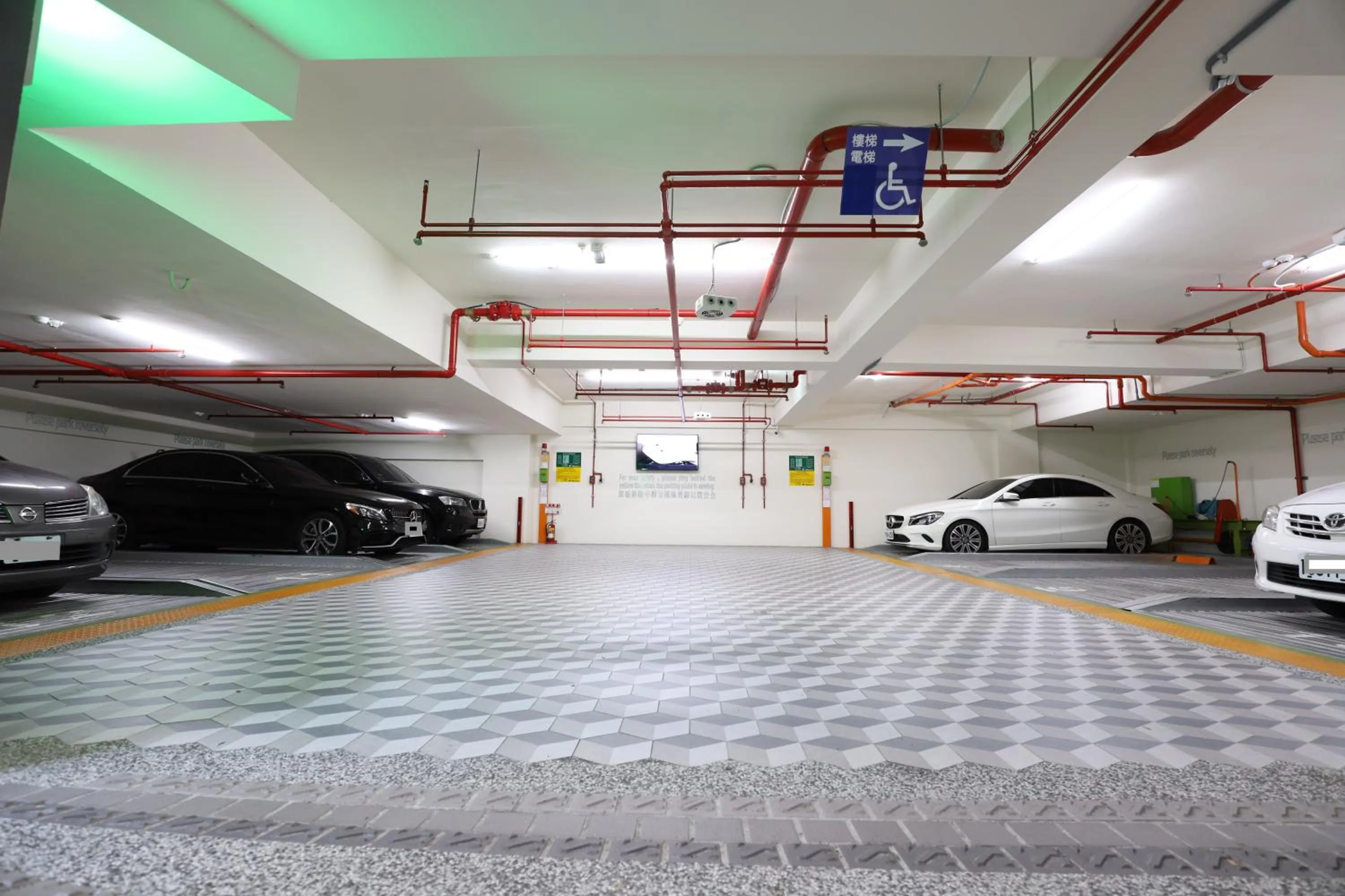 Parking in Hotel Z