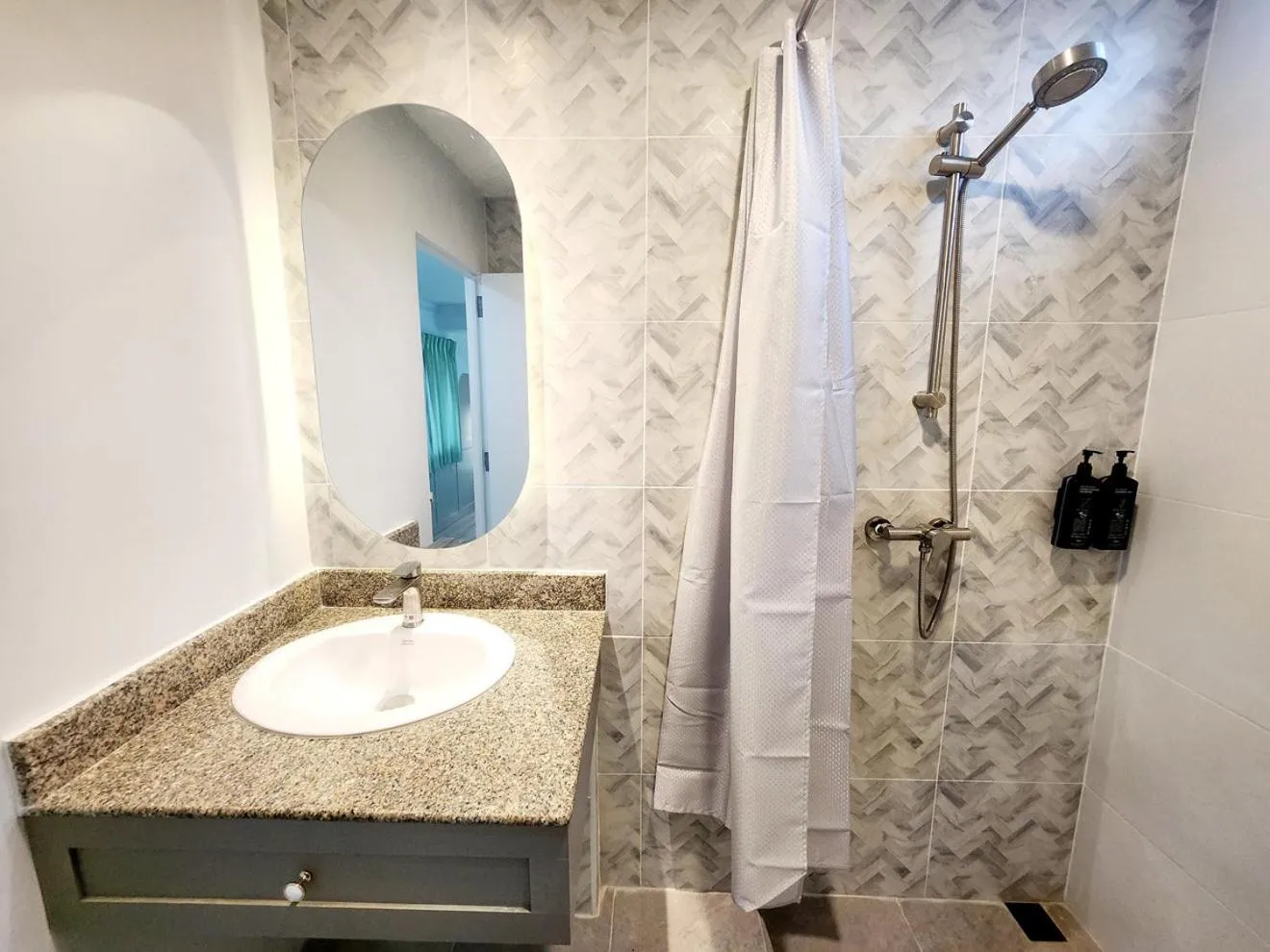 Shower in The Green Mansion Hotel - Patong Beach