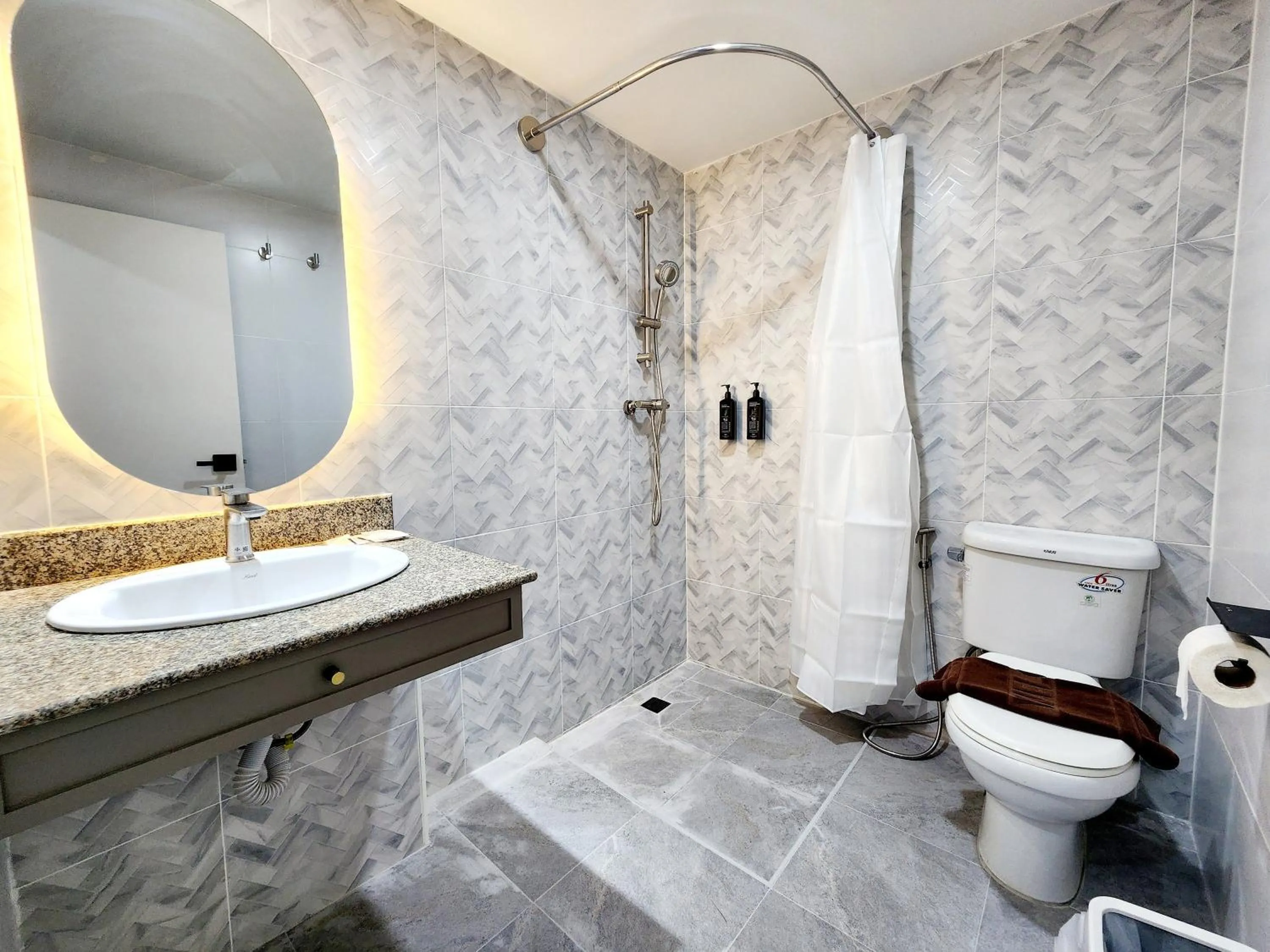 Shower in The Green Mansion Hotel - Patong Beach