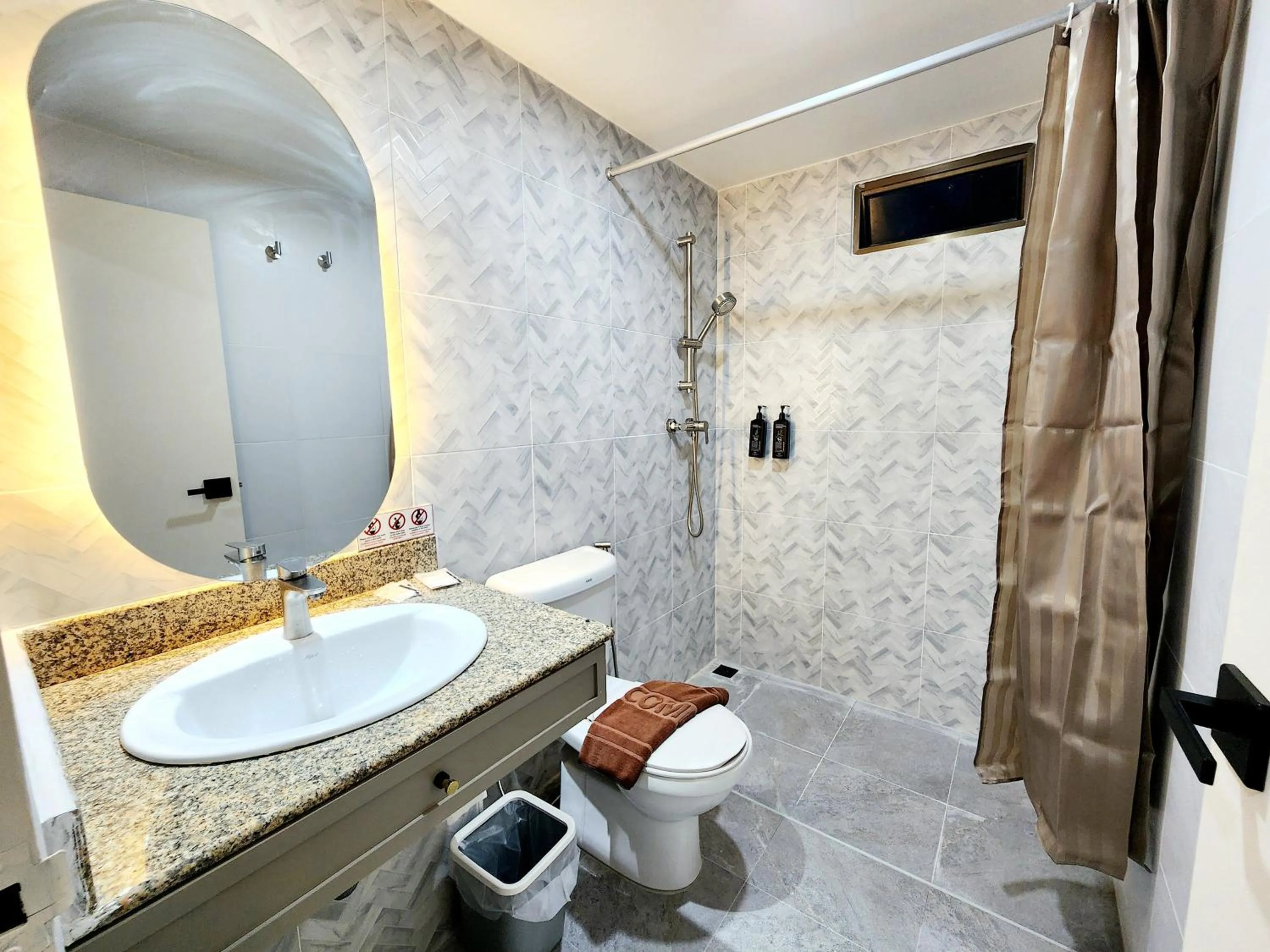 Shower in The Green Mansion Hotel - Patong Beach