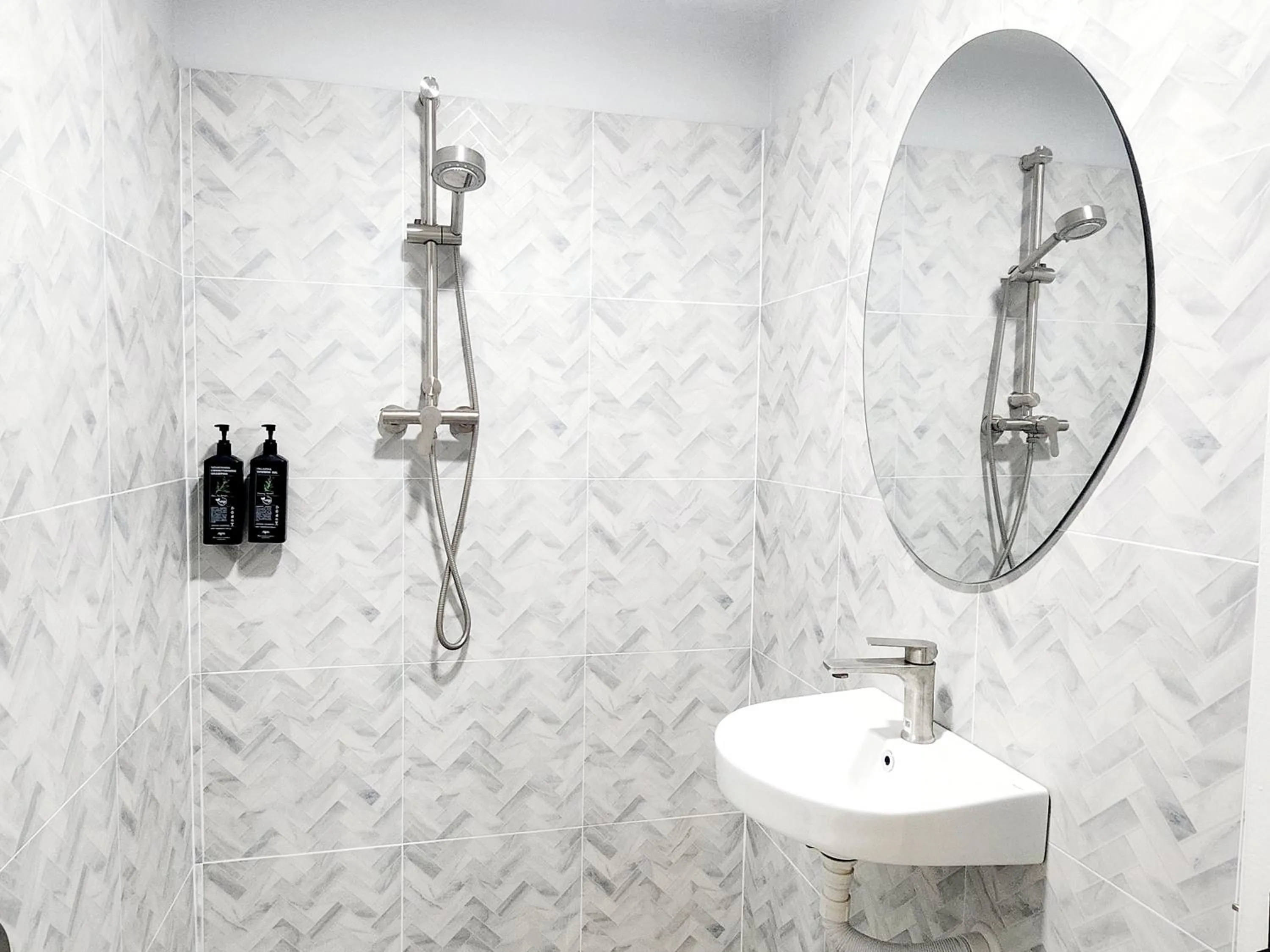 Shower in The Green Mansion Hotel - Patong Beach