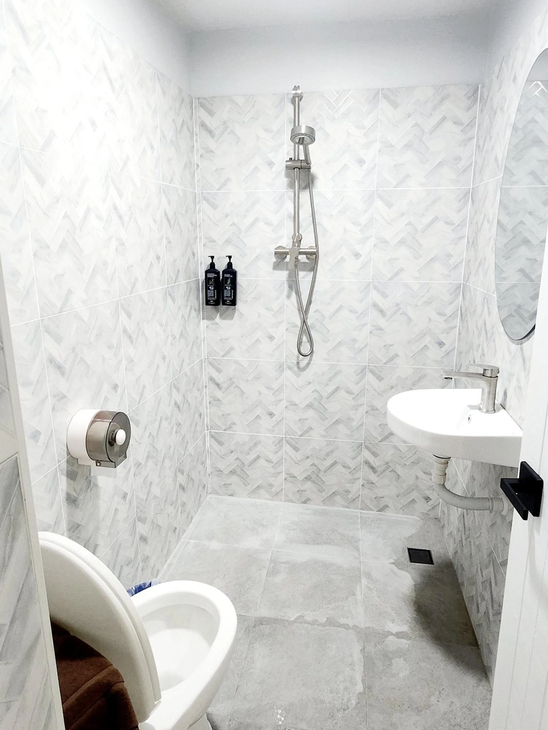 Shower in The Green Mansion Hotel - Patong Beach