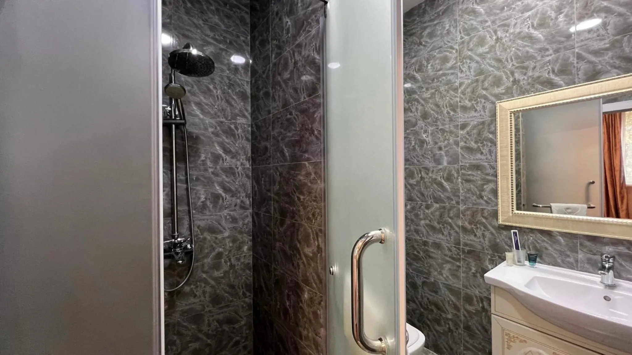 Shower in JEPPESEN RESIDENCE