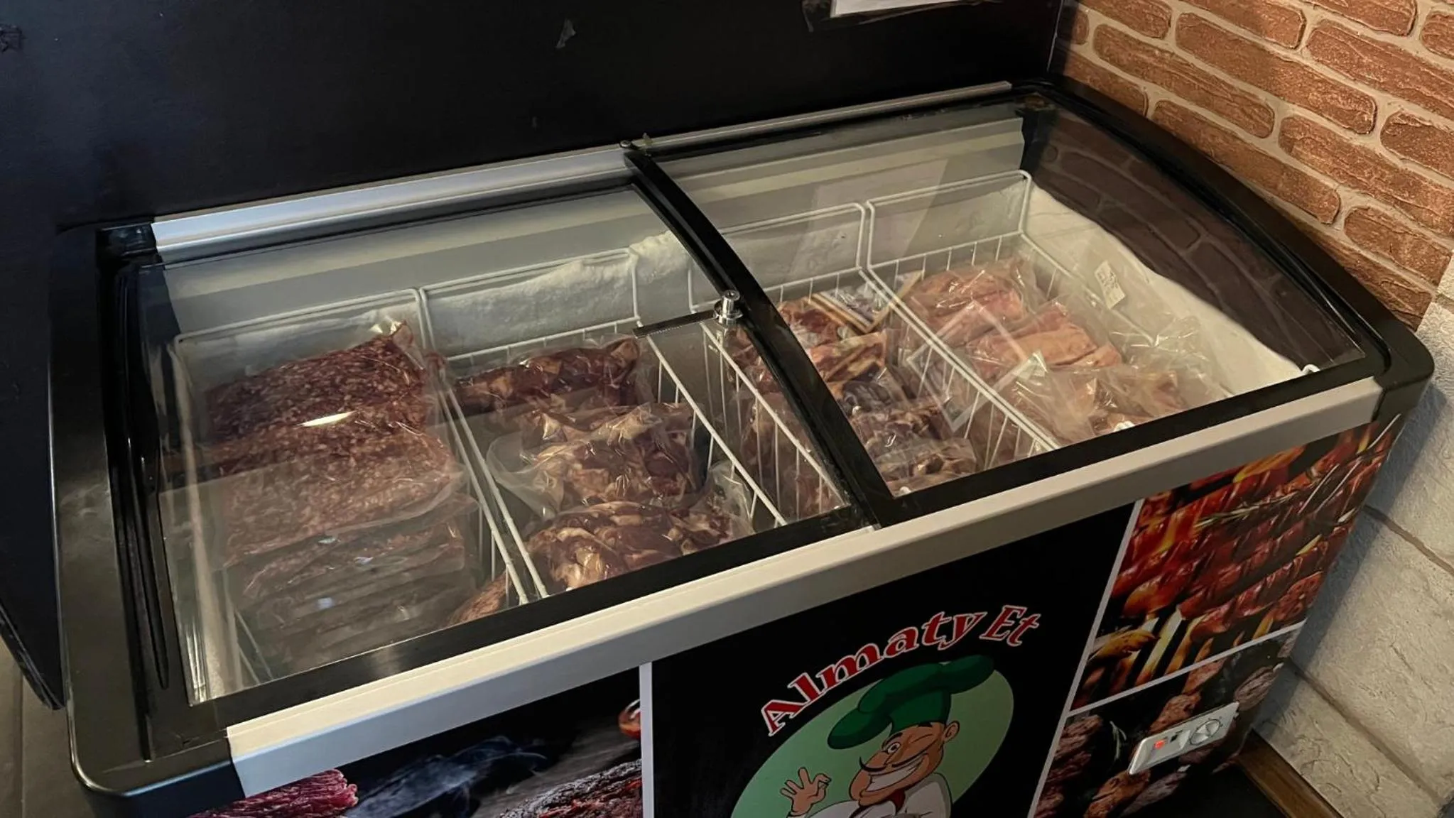 Restaurant/places to eat in JEPPESEN RESIDENCE