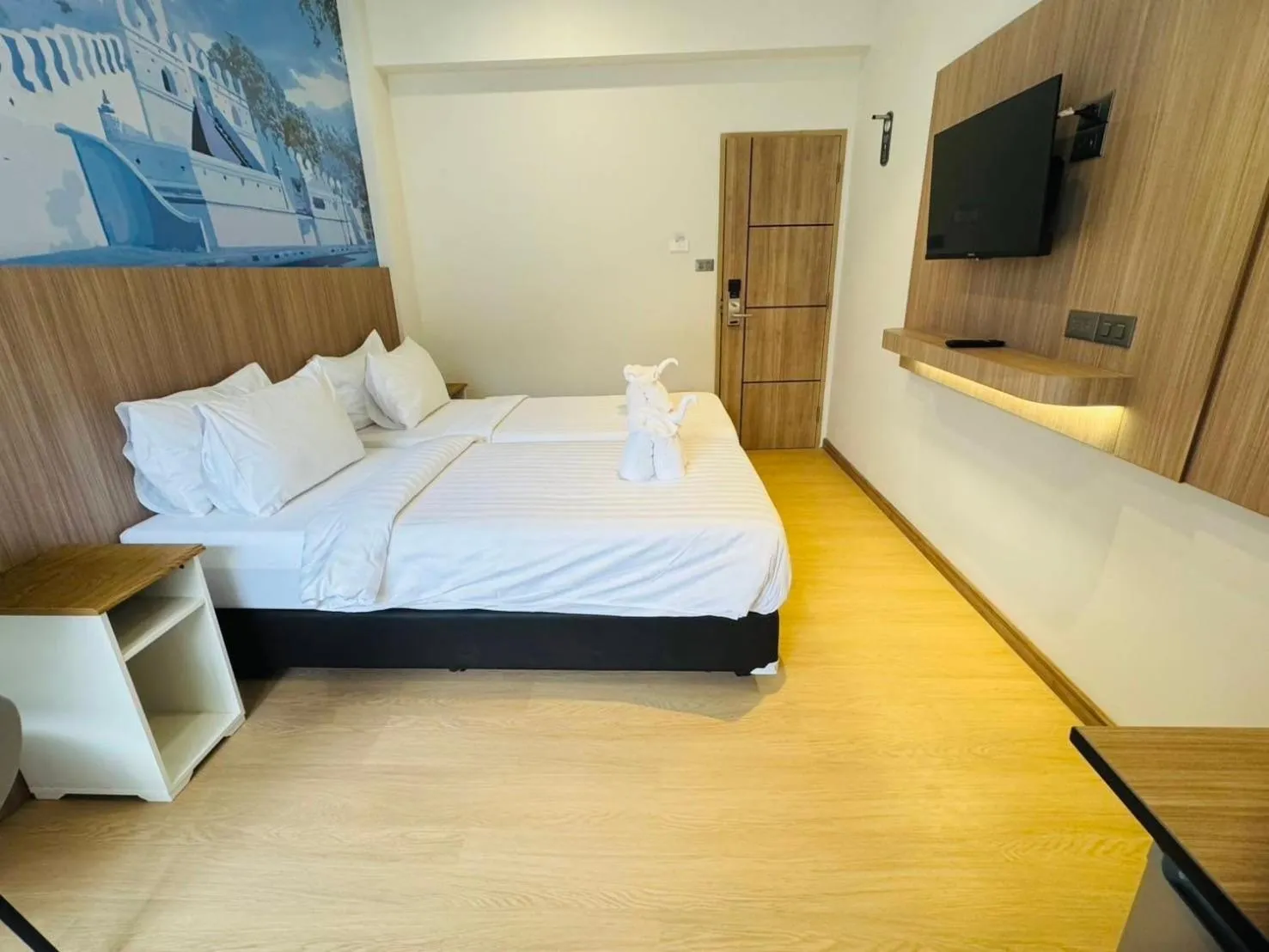TV and multimedia, Bed in New Siam II