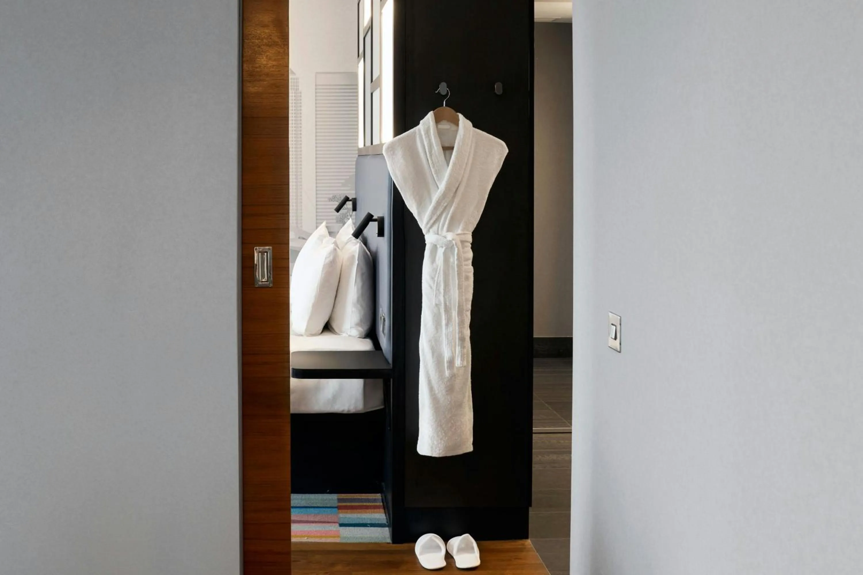 Photo of the whole room in Aloft London Excel