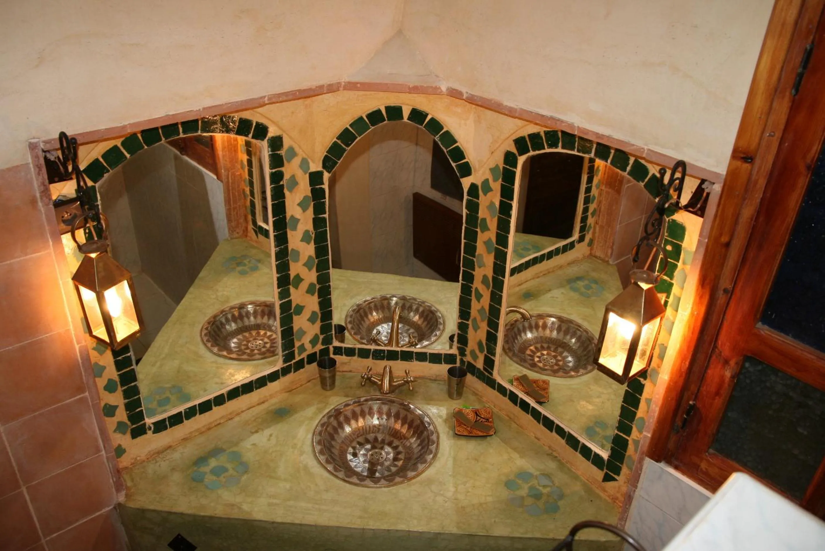 Bathroom, Bed in Sawadi Ecolodge