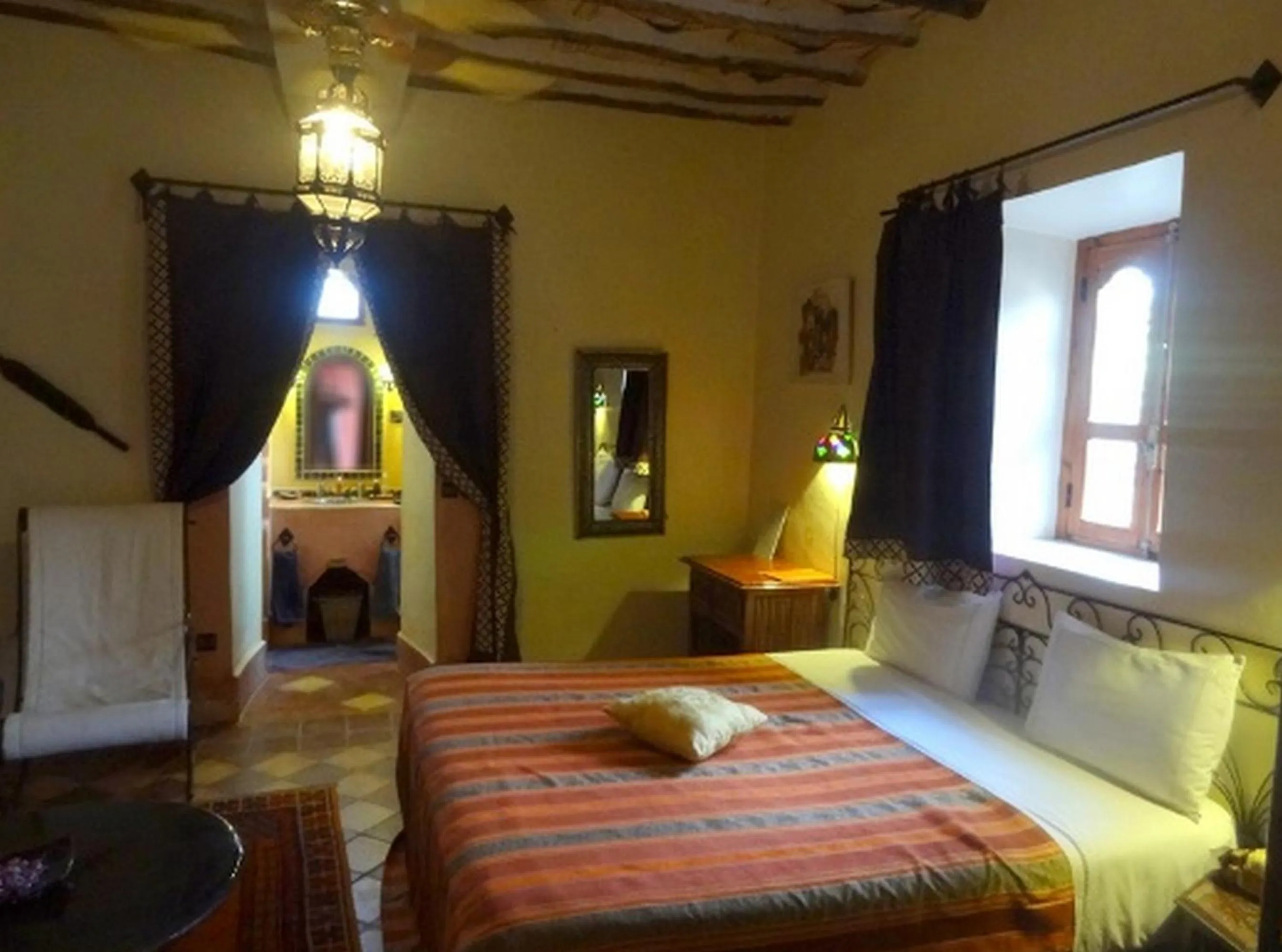 Photo of the whole room, Bed in Sawadi Ecolodge