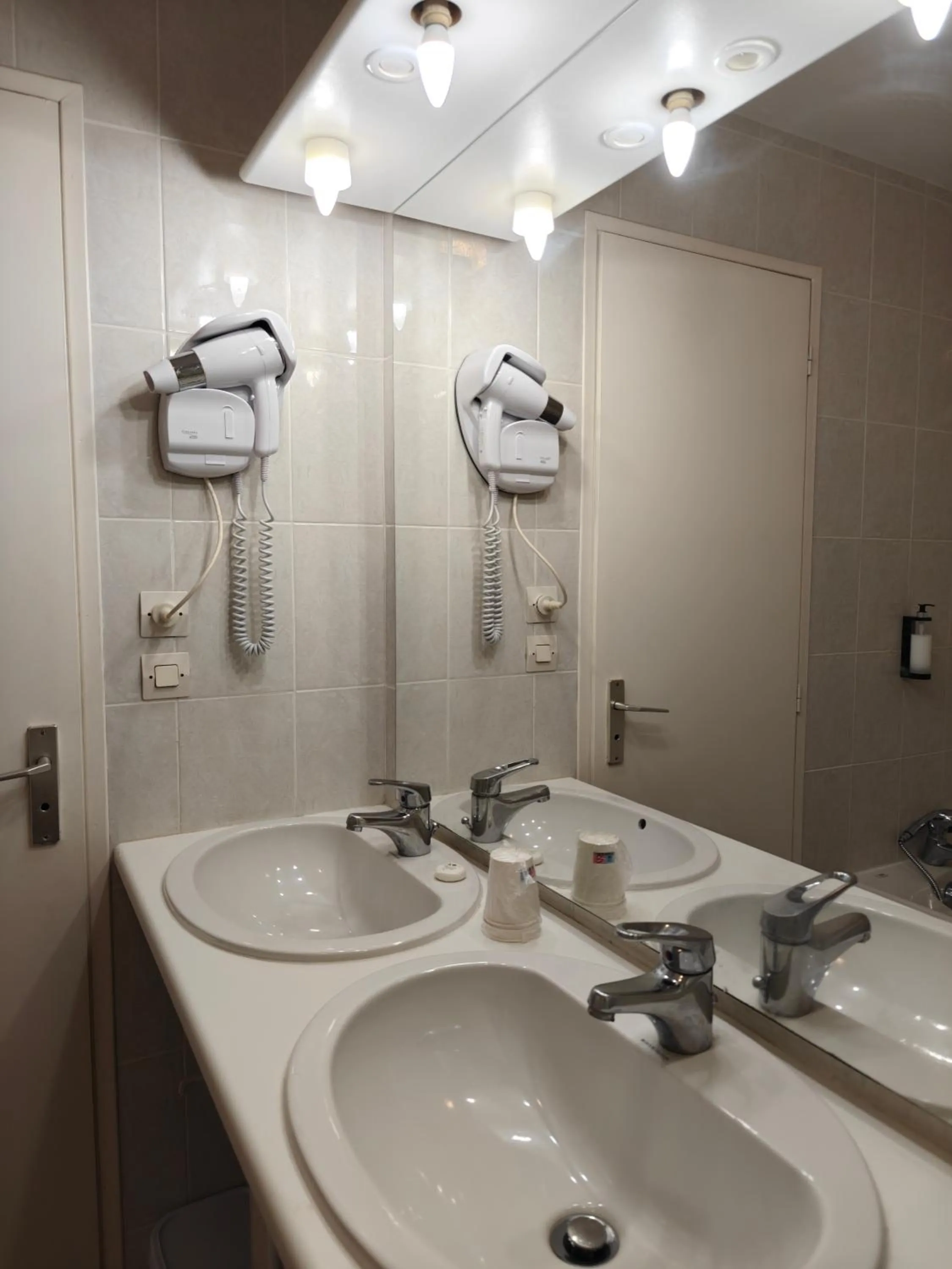 Bathroom in Le Catalan - Hôtel et appartements