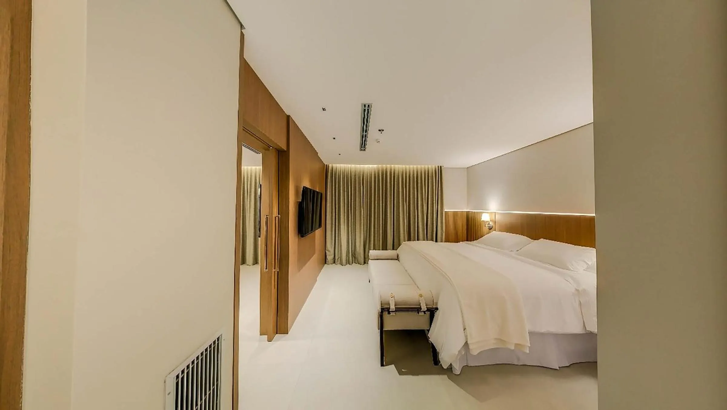 Bed in Amazon Taiamã Hotel