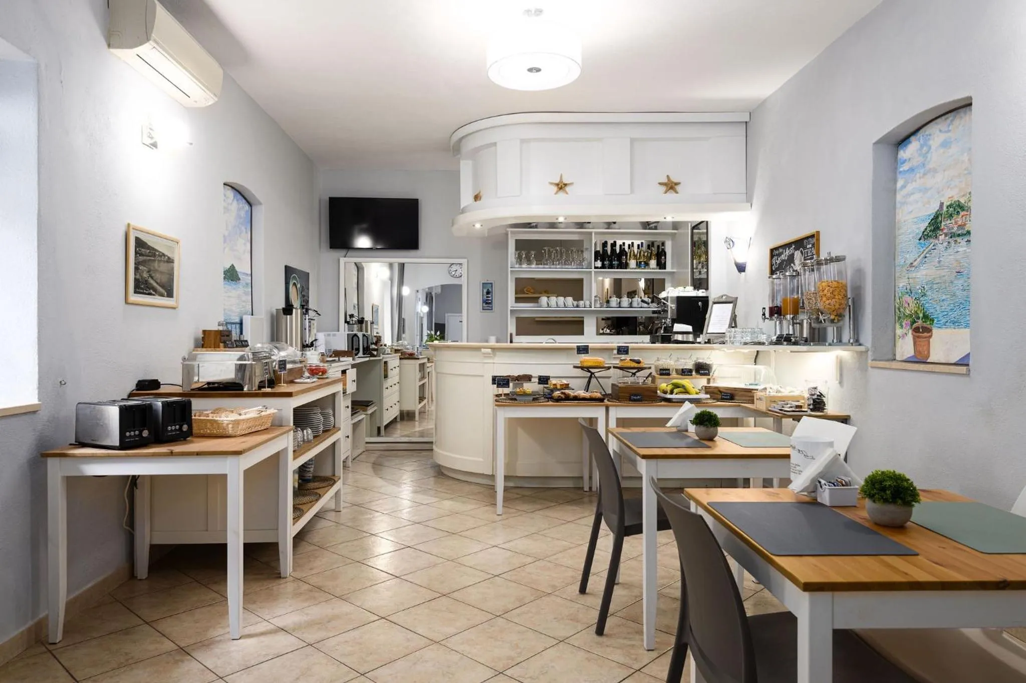 Buffet breakfast in Hotel Conchiglia