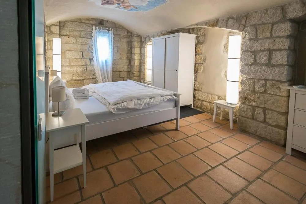 Bed in Albergo-Toscana