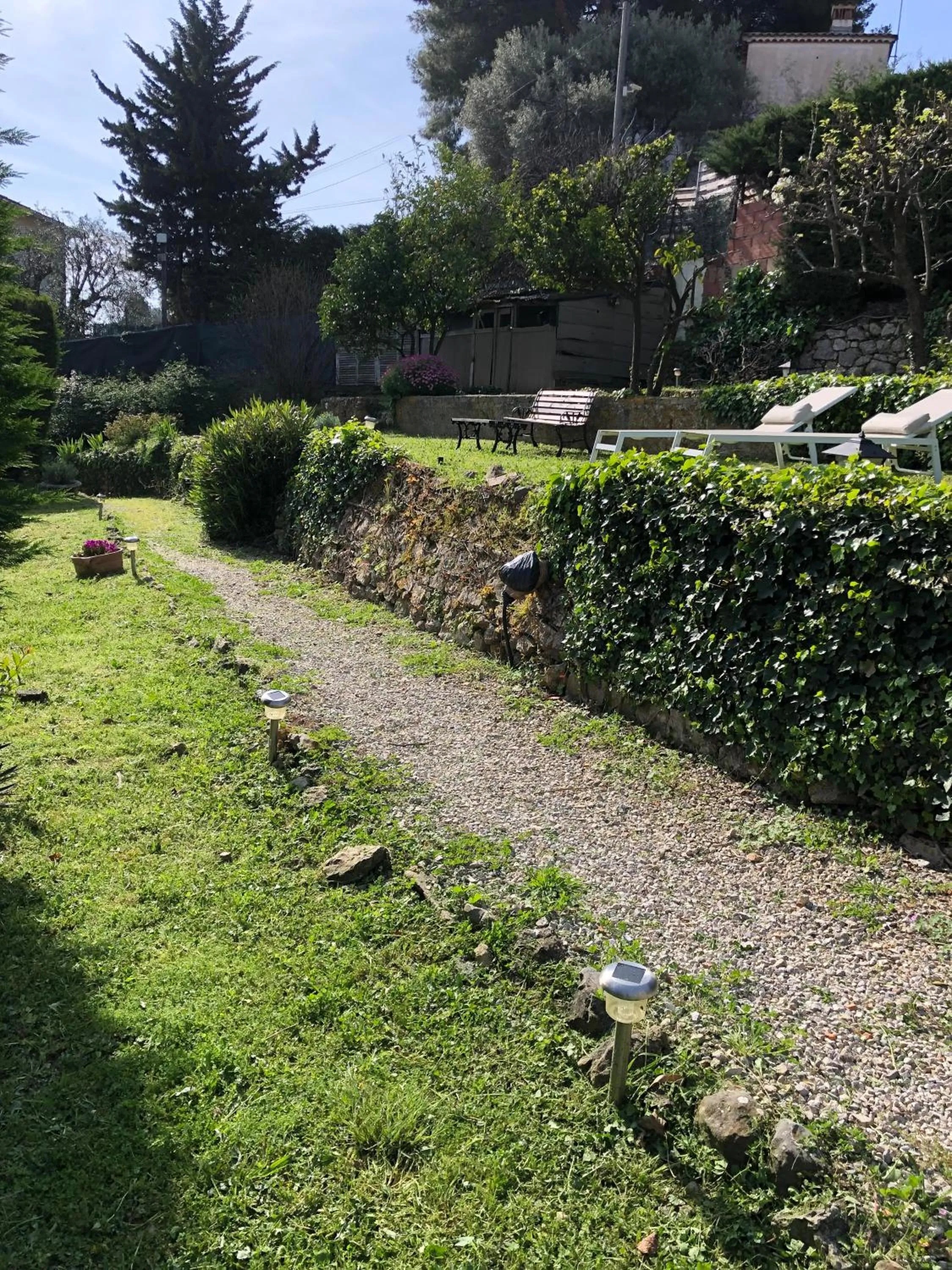 Garden in Bed & Breakfast Chambres d'hôtes COTTAGE BELLEVUE