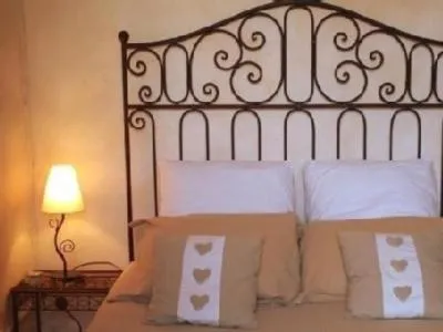 Bed in Bed & Breakfast Chambres d'hôtes COTTAGE BELLEVUE