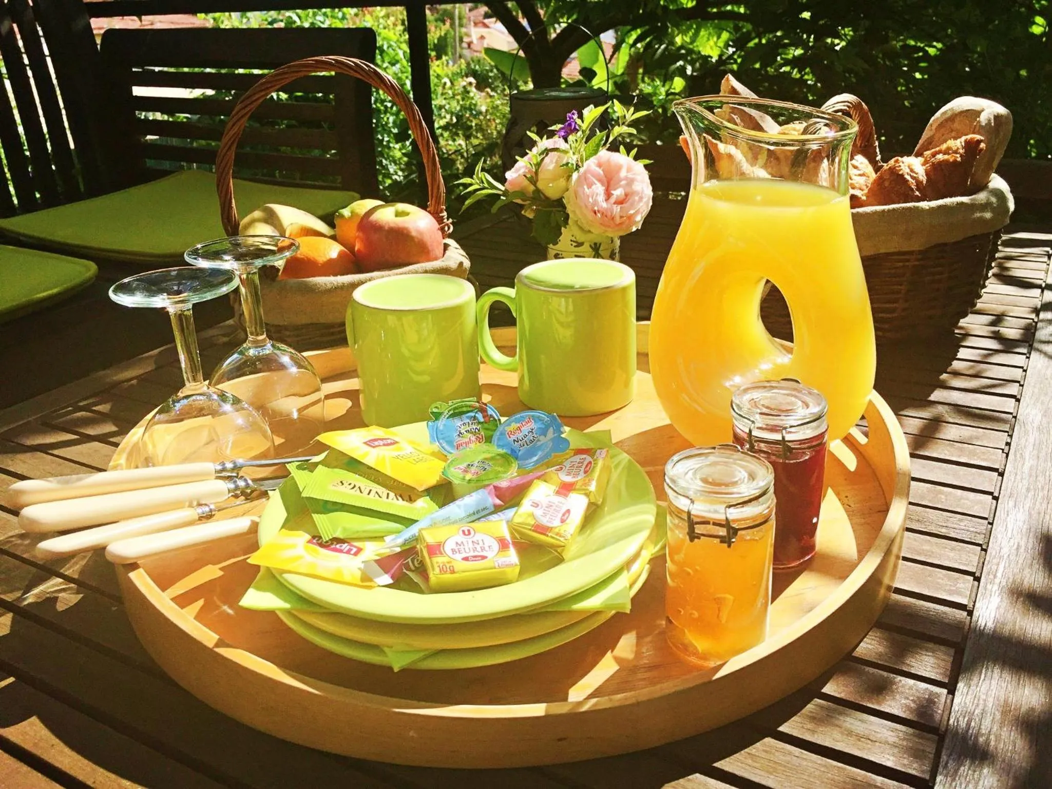 Food and drinks in Bed & Breakfast Chambres d'hôtes COTTAGE BELLEVUE