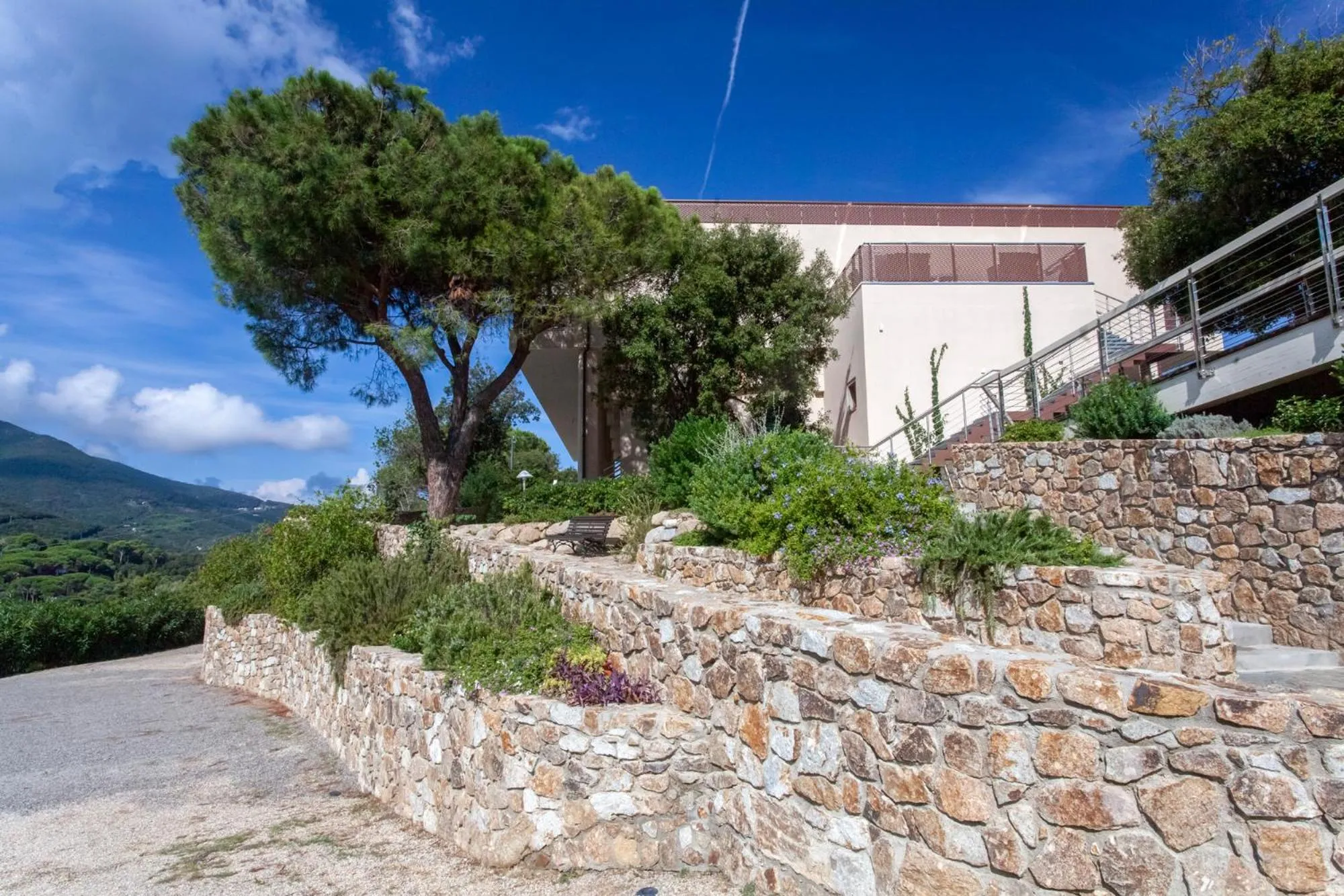 Property building in Hotel La Perla Del Golfo