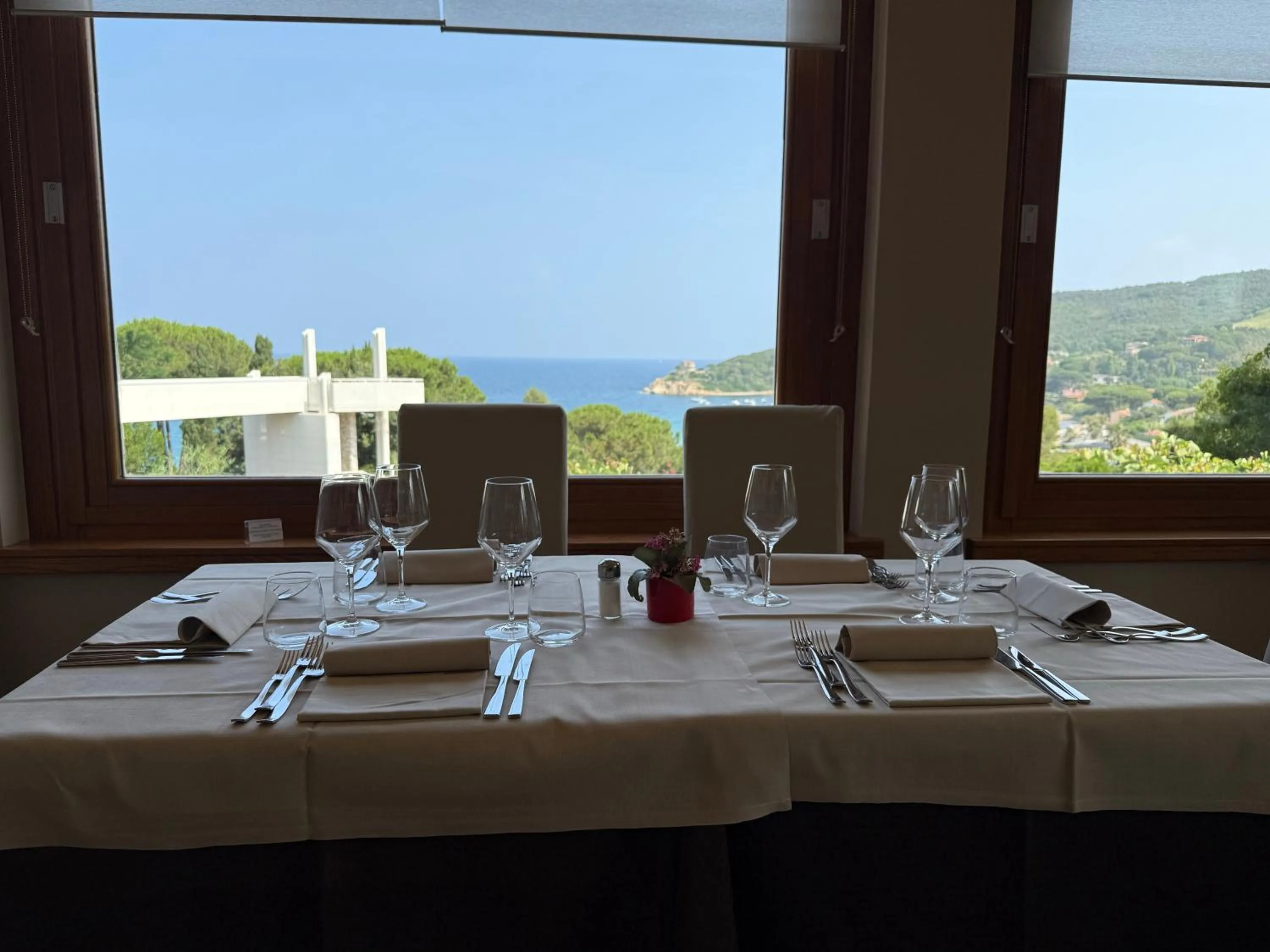 Restaurant/places to eat in Hotel La Perla Del Golfo