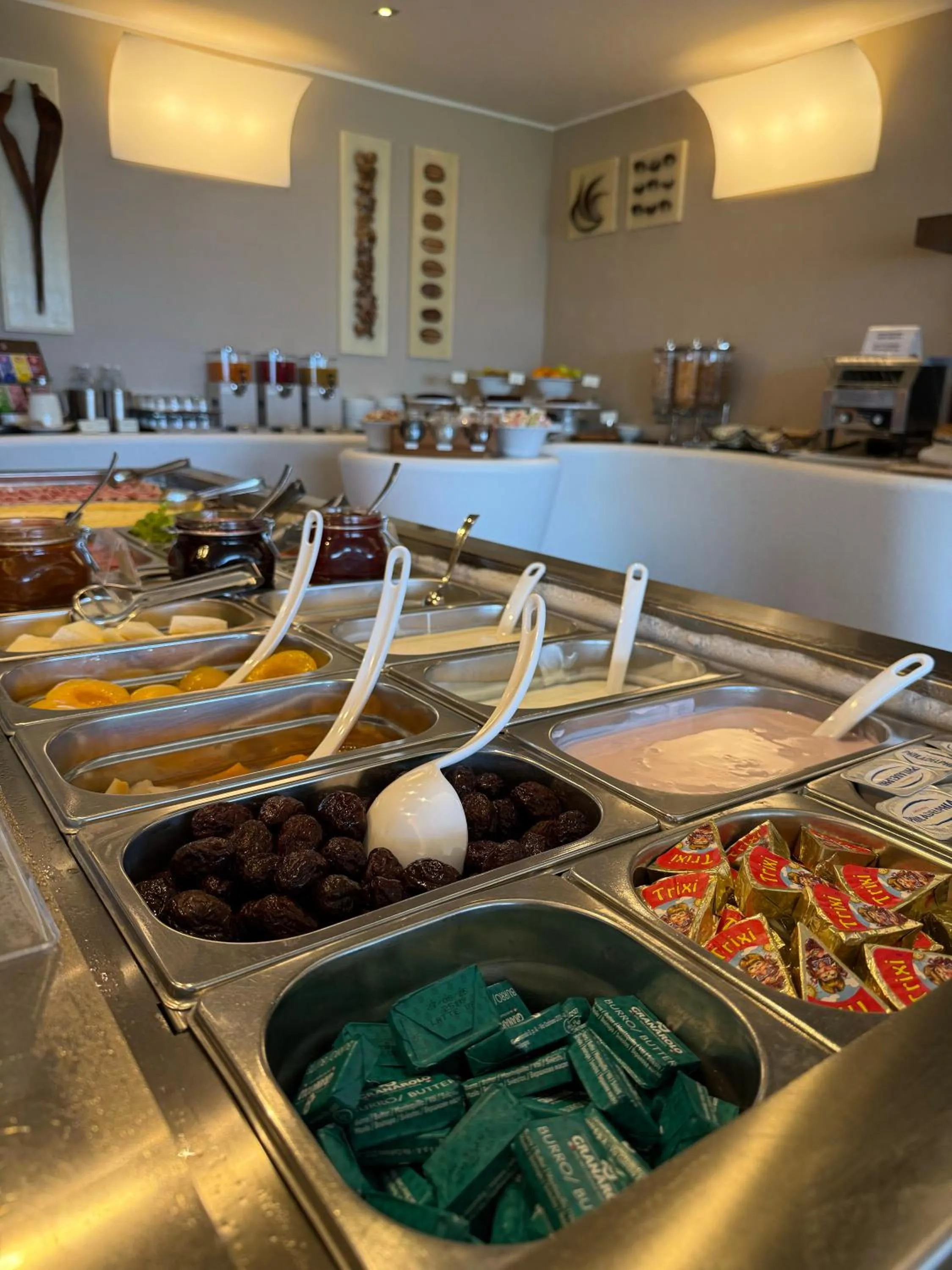 Breakfast in Hotel La Perla Del Golfo