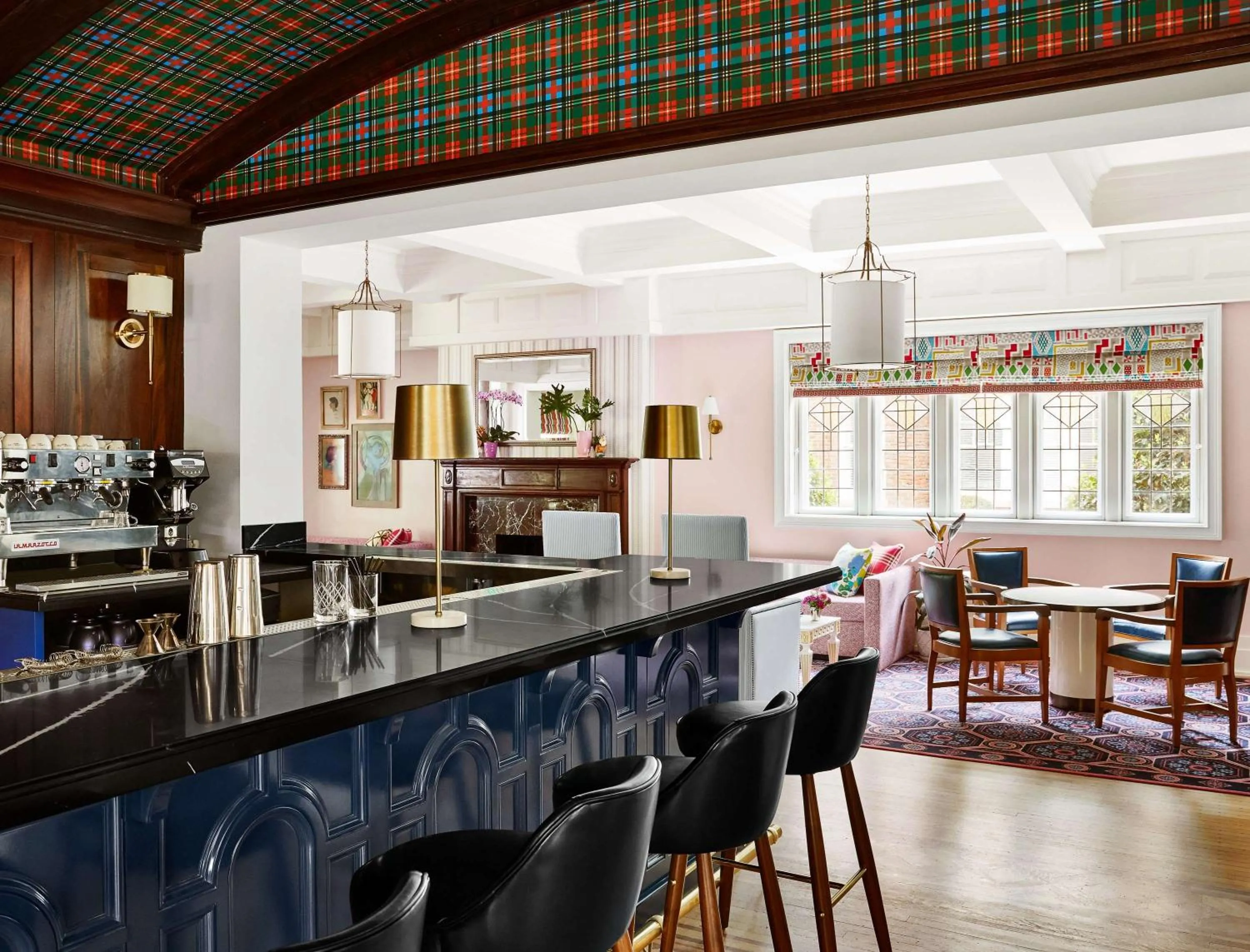 Lounge or bar in Graduate by Hilton Columbia SC