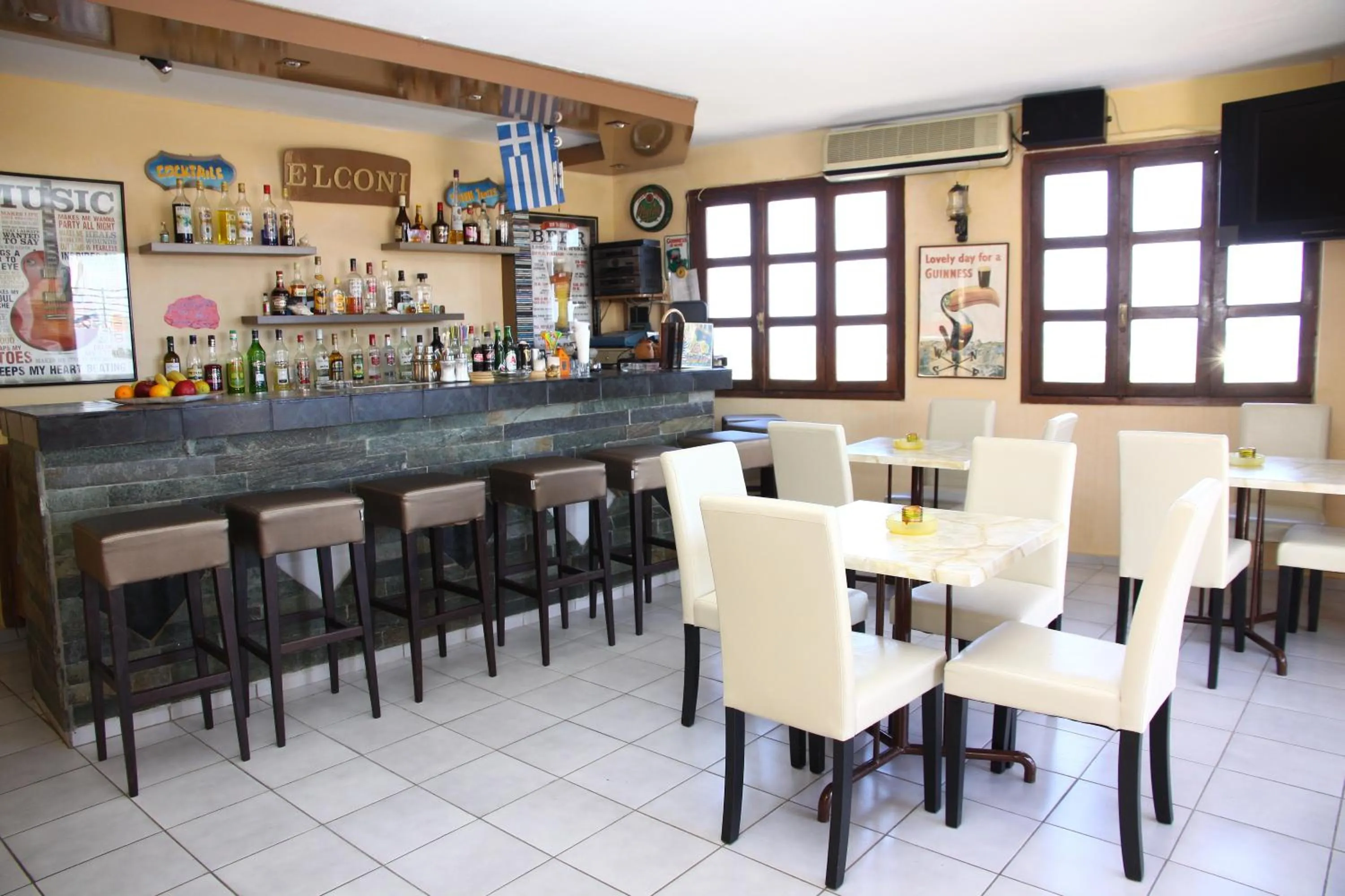 Lounge or bar in Elgoni Apartments